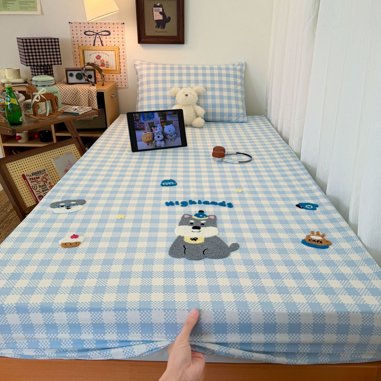 91家纺网 家纺一手货源 找家纺 倾慕家纺 2026新款学生纯棉毛巾绣单床笠 床笠格子小狗