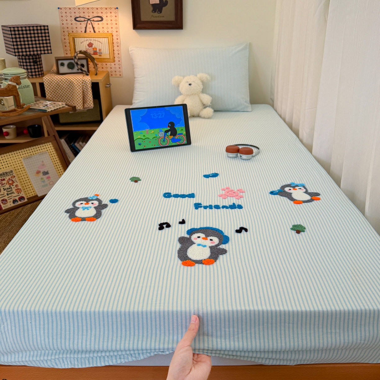 91家纺网 家纺一手货源 找家纺 倾慕家纺 2026新款学生纯棉毛巾绣单床笠 床笠欢乐企鹅