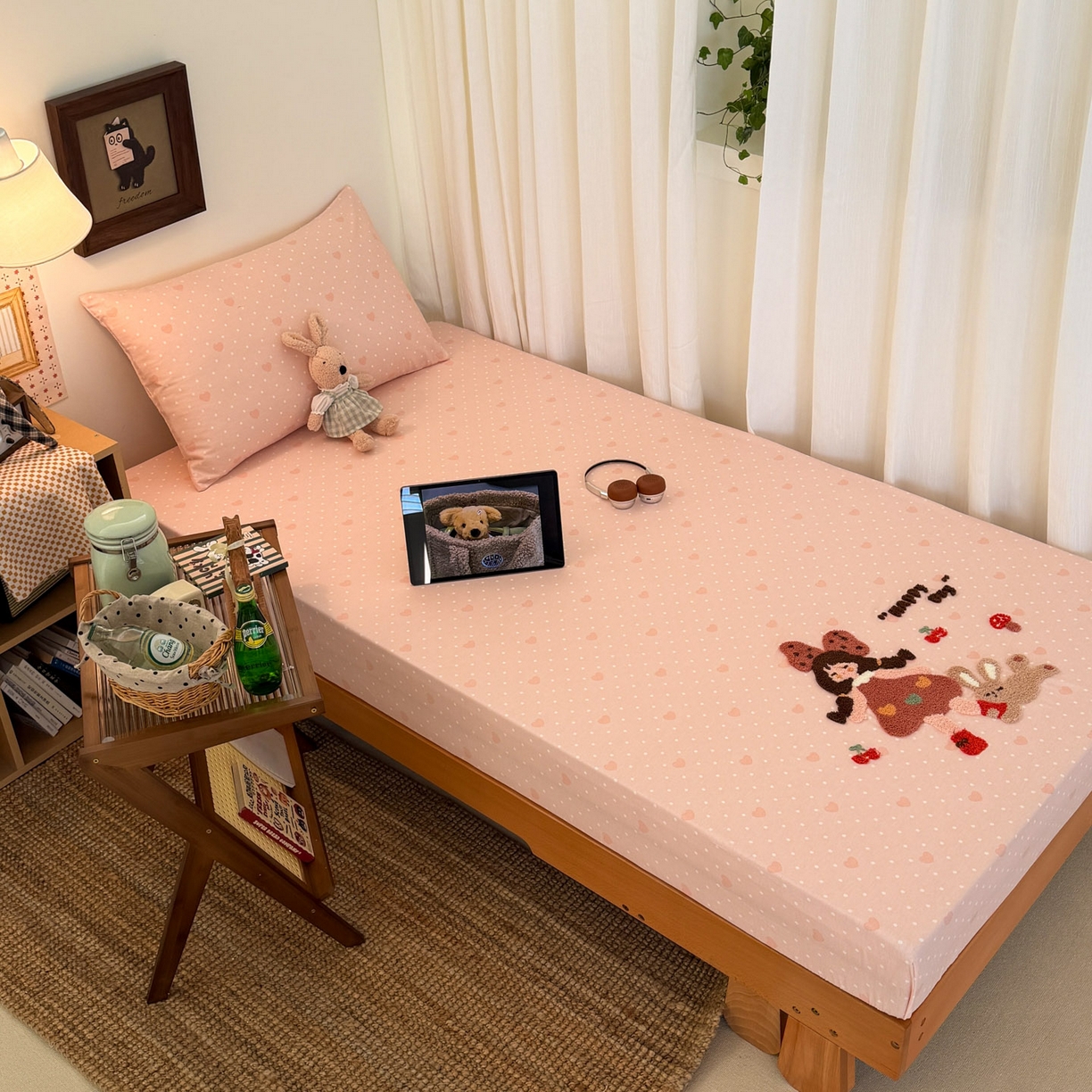 91家纺网 家纺一手货源 找家纺 倾慕家纺 2026新款学生纯棉毛巾绣单床笠 床笠小兔女孩