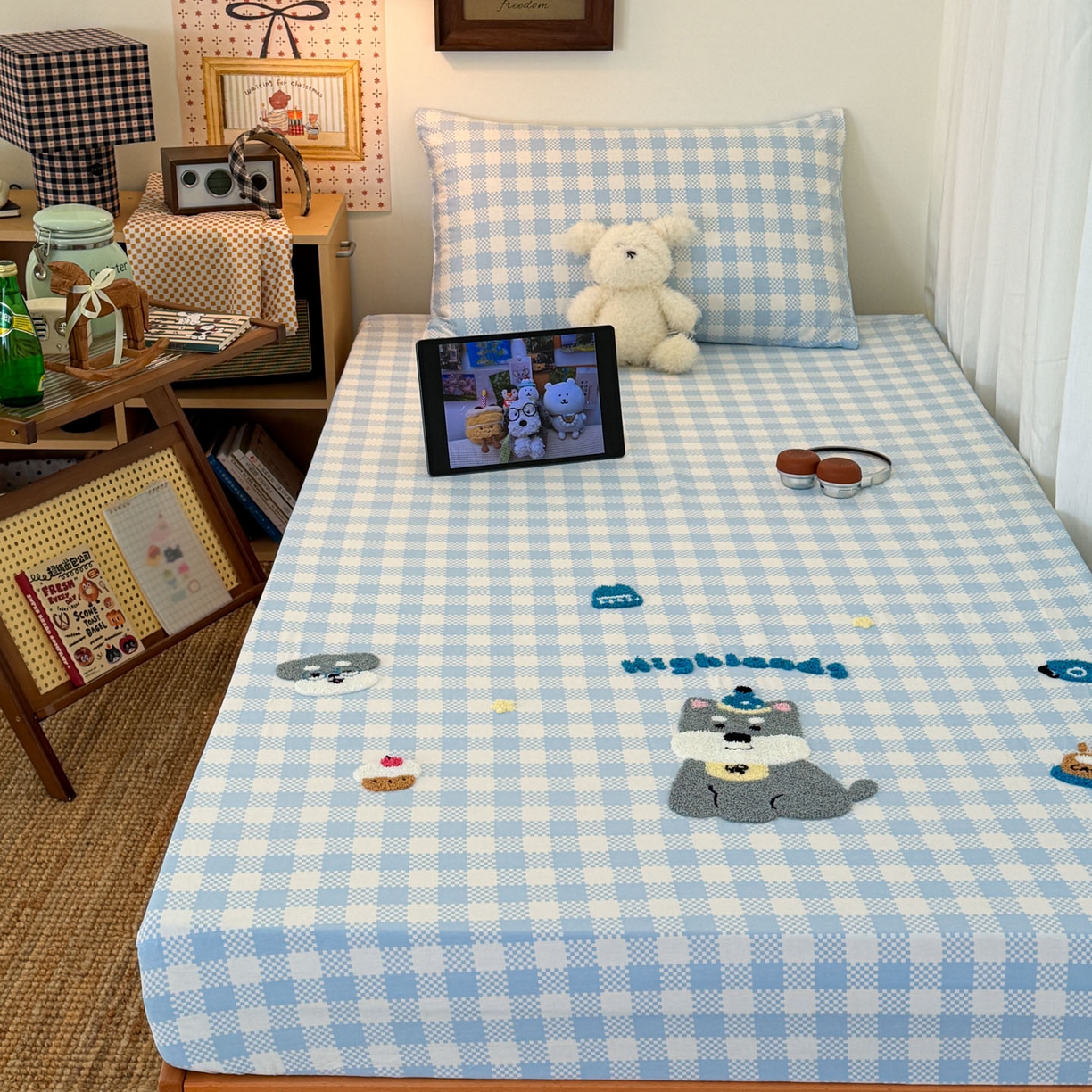 91家纺网 家纺一手货源 找家纺 倾慕家纺 2026新款学生纯棉毛巾绣单床笠 床笠格子小狗