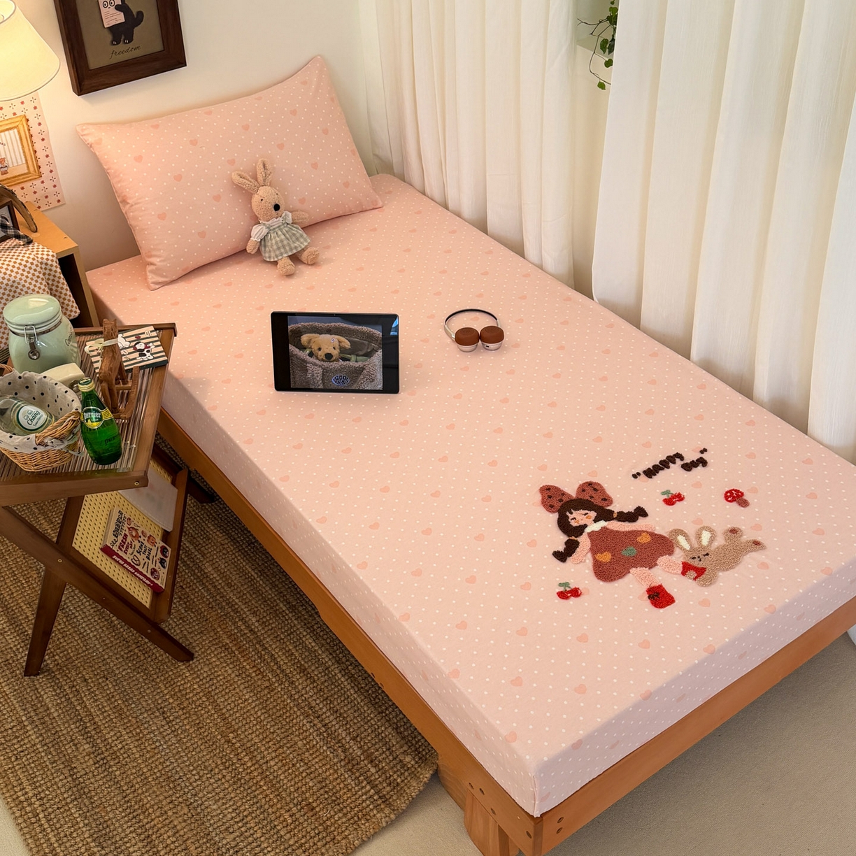 91家纺网 家纺一手货源 找家纺 倾慕家纺 2026新款学生纯棉毛巾绣单床笠 床笠小兔女孩