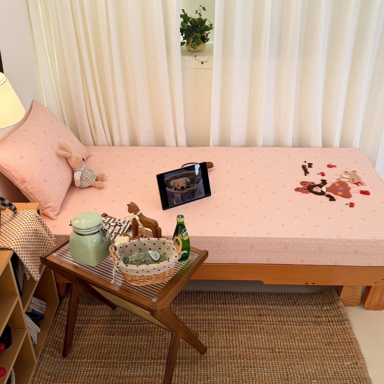 91家纺网 家纺一手货源 找家纺 倾慕家纺 2026新款学生纯棉毛巾绣单床笠 床笠小兔女孩