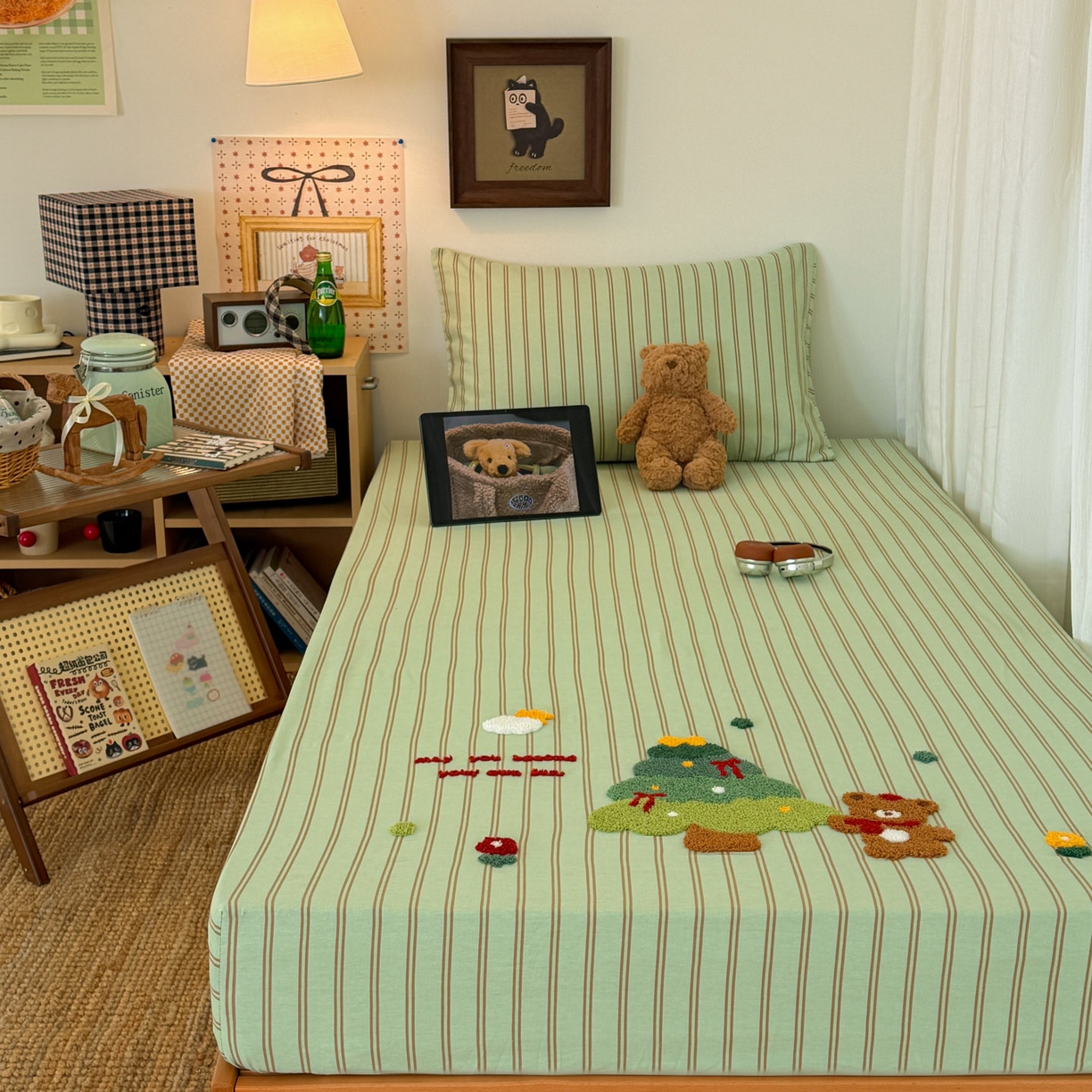 91家纺网 家纺一手货源 找家纺 倾慕家纺 2026新款学生纯棉毛巾绣单床笠 床笠森林小熊