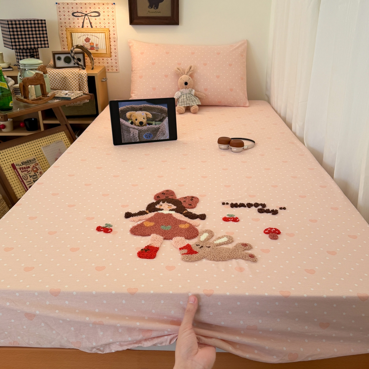 91家纺网 家纺一手货源 找家纺 倾慕家纺 2026新款学生纯棉毛巾绣单床笠 床笠小兔女孩