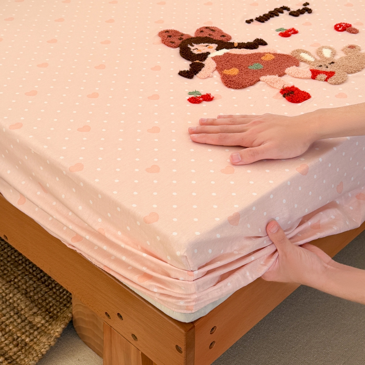 91家纺网 家纺一手货源 找家纺 倾慕家纺 2026新款学生纯棉毛巾绣单床笠 床笠小兔女孩