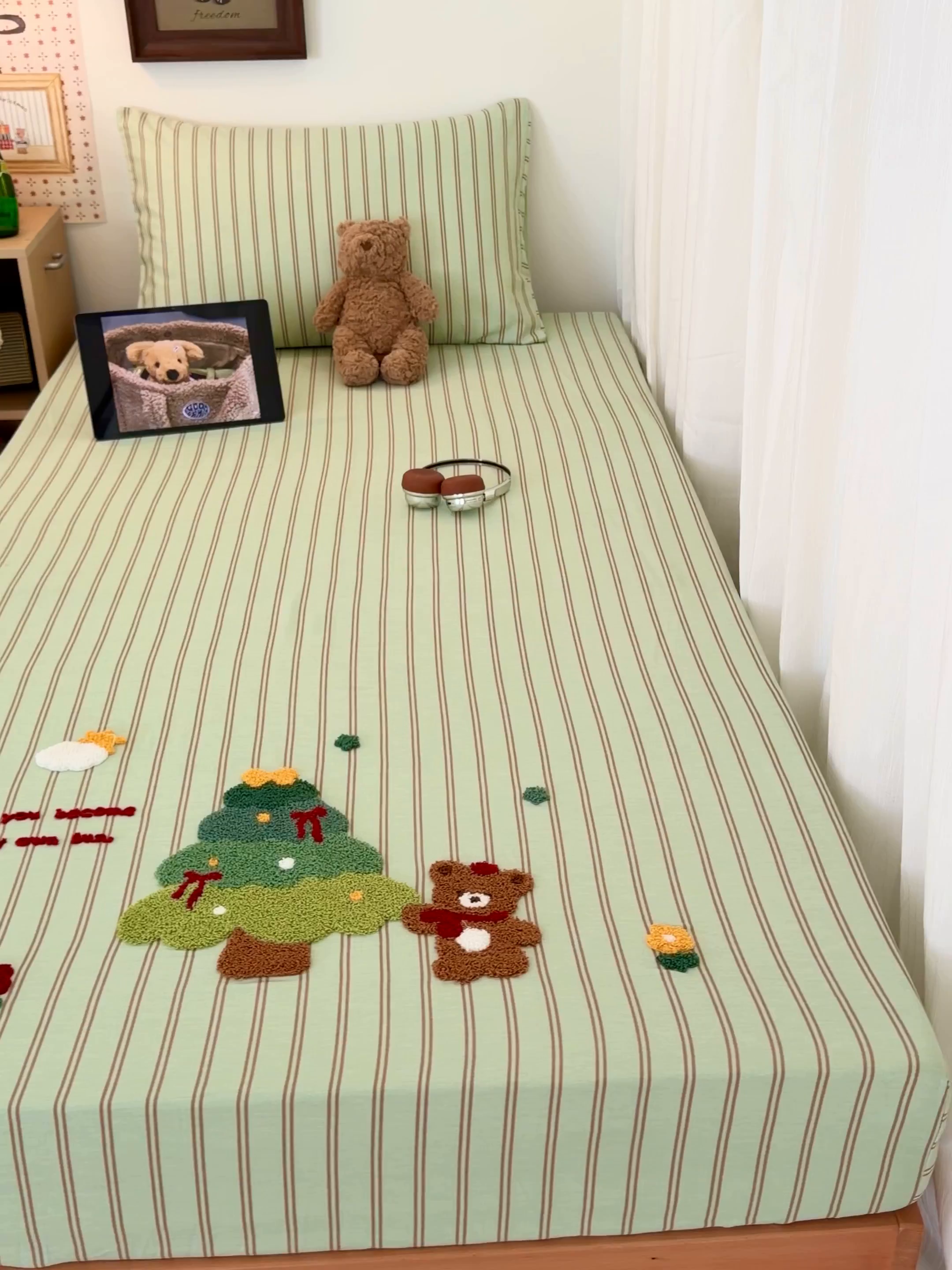 91家纺网 家纺一手货源 找家纺 倾慕家纺 2026新款学生纯棉毛巾绣单床笠 床笠森林小熊