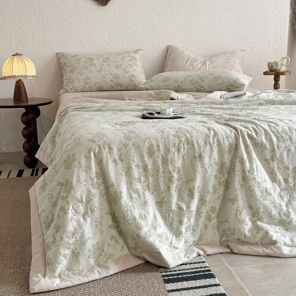 91家纺网 家纺一手货源 找家纺 薇玛仕 2026春夏新款全棉色织水洗棉三层纱夏被新疆棉花夏凉被四件套里外全棉 包过检 浅绿清眠