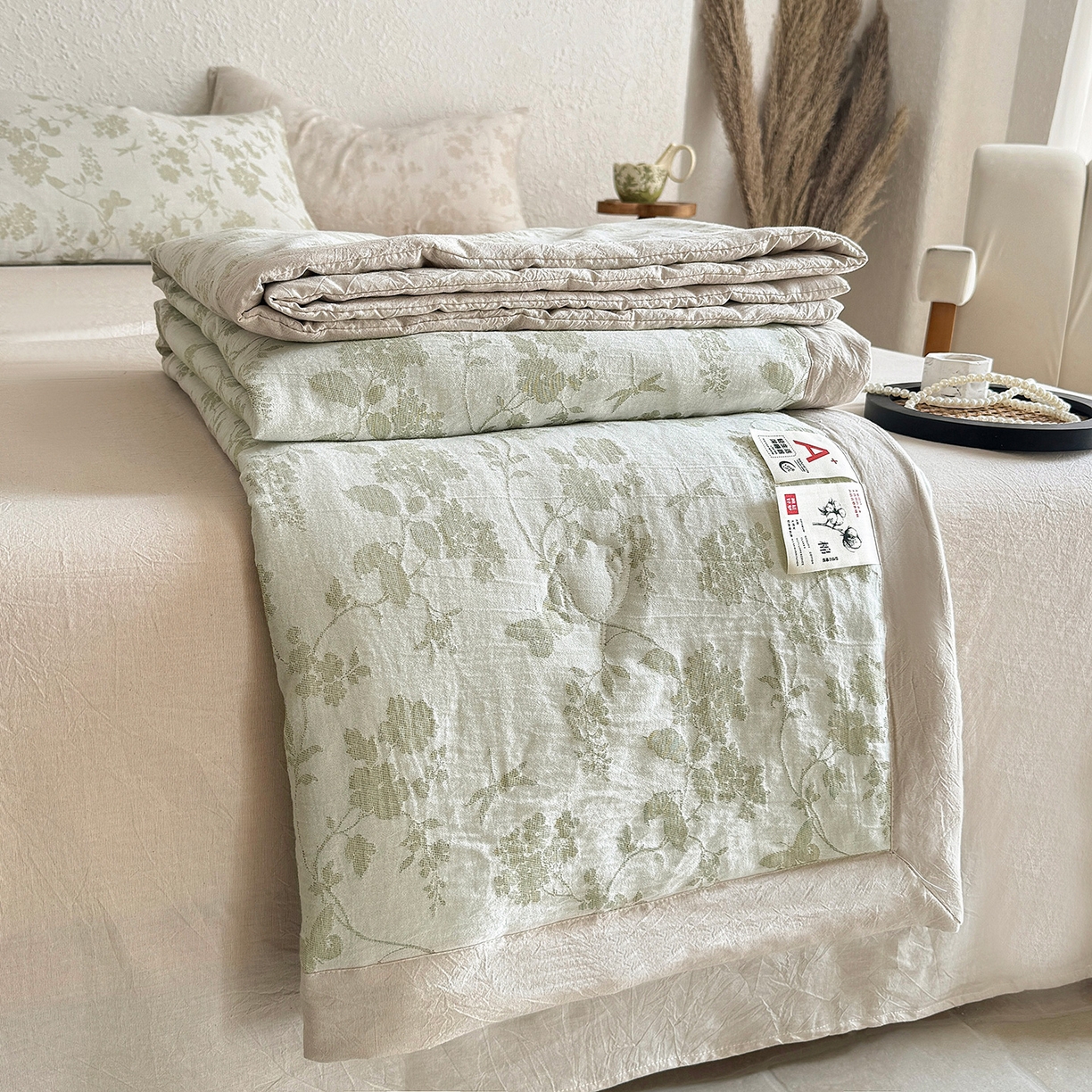 91家纺网 家纺一手货源 找家纺 薇玛仕 2026春夏新款全棉色织水洗棉三层纱夏被新疆棉花夏凉被四件套里外全棉 包过检 浅绿清眠