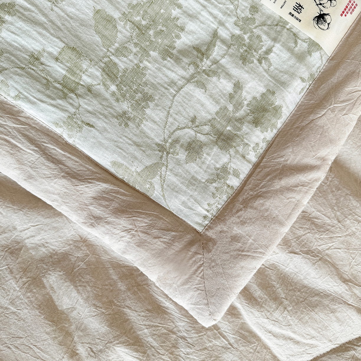 91家纺网 家纺一手货源 找家纺 薇玛仕 2026春夏新款全棉色织水洗棉三层纱夏被新疆棉花夏凉被四件套里外全棉 包过检 浅绿清眠