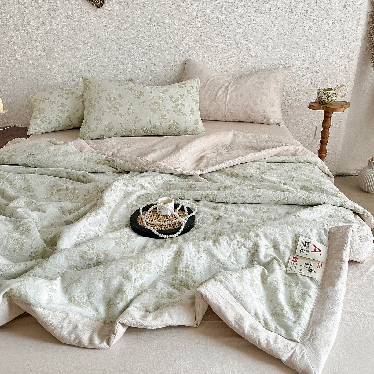 91家纺网 家纺一手货源 找家纺 薇玛仕 2026春夏新款全棉色织水洗棉三层纱夏被新疆棉花夏凉被四件套里外全棉 包过检 浅绿清眠