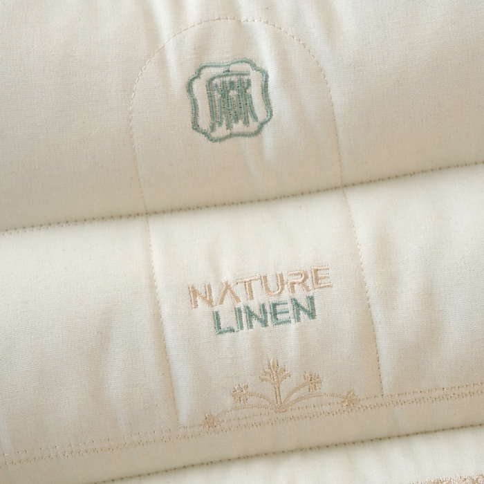 91家纺网 家纺一手货源 找家纺 （总）鼎晟纺 2026新款国风友麻护颈枕绣花款学生枕头成人枕芯