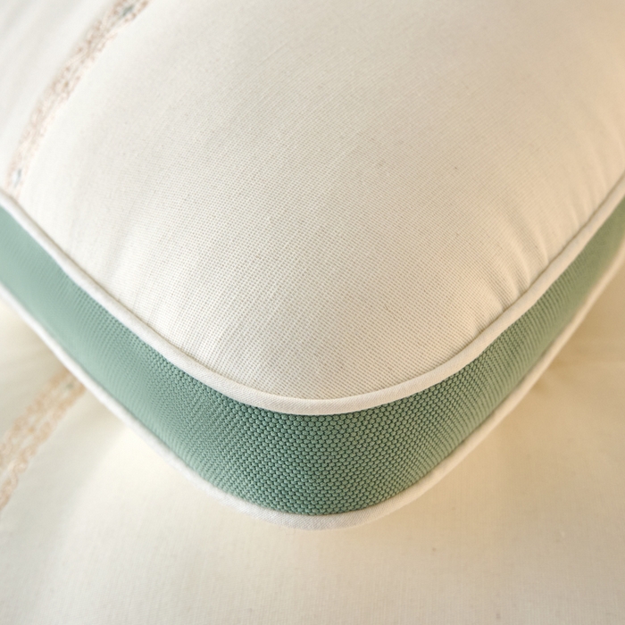 91家纺网 家纺一手货源 找家纺 （总）鼎晟纺 2026新款国风友麻护颈枕绣花款学生枕头成人枕芯