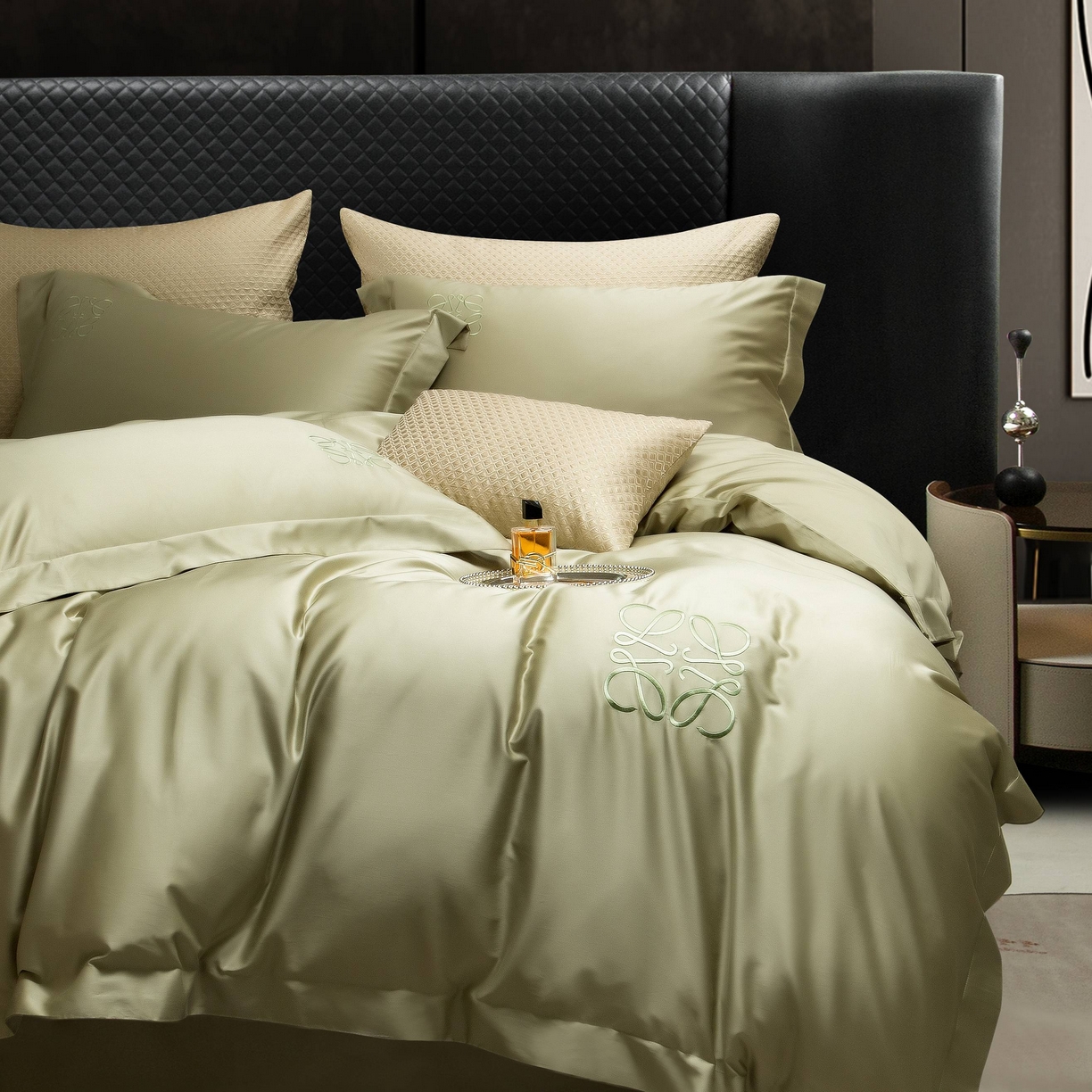 91家纺网 家纺一手货源 找家纺 莱豫家纺 2026春夏新款100s兰精天丝绣花四件套 罗意威抹茶绿