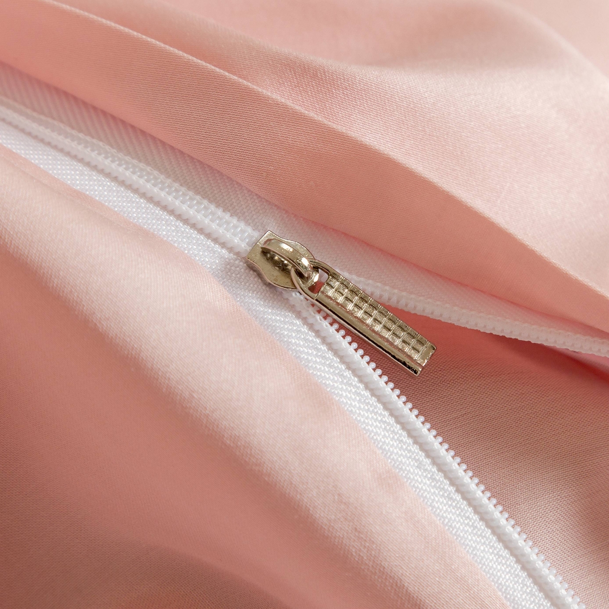 91家纺网 家纺一手货源 找家纺 莱豫家纺 2026春夏新款100s兰精天丝绣花四件套 罗意威粉