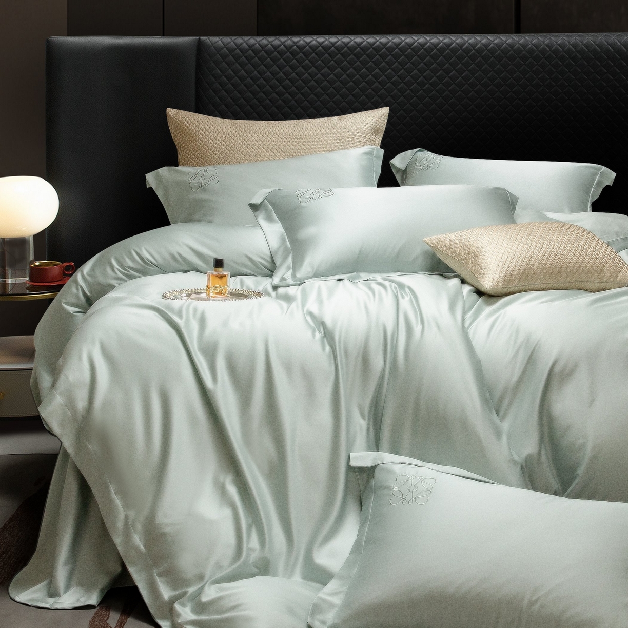 91家纺网 家纺一手货源 找家纺 莱豫家纺 2026春夏新款100s兰精天丝绣花四件套 罗意威水蓝