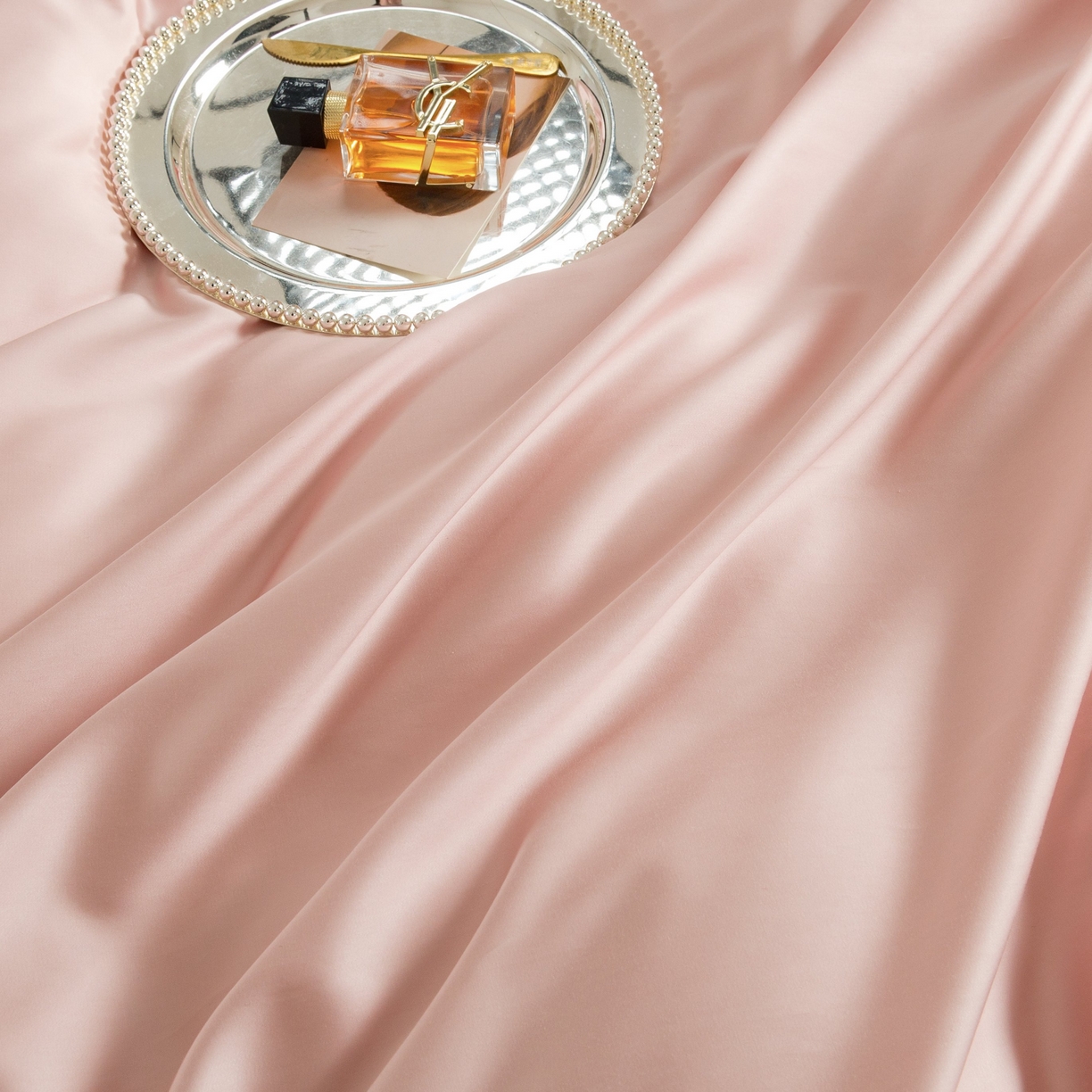 91家纺网 家纺一手货源 找家纺 莱豫家纺 2026春夏新款100s兰精天丝绣花四件套 罗意威粉