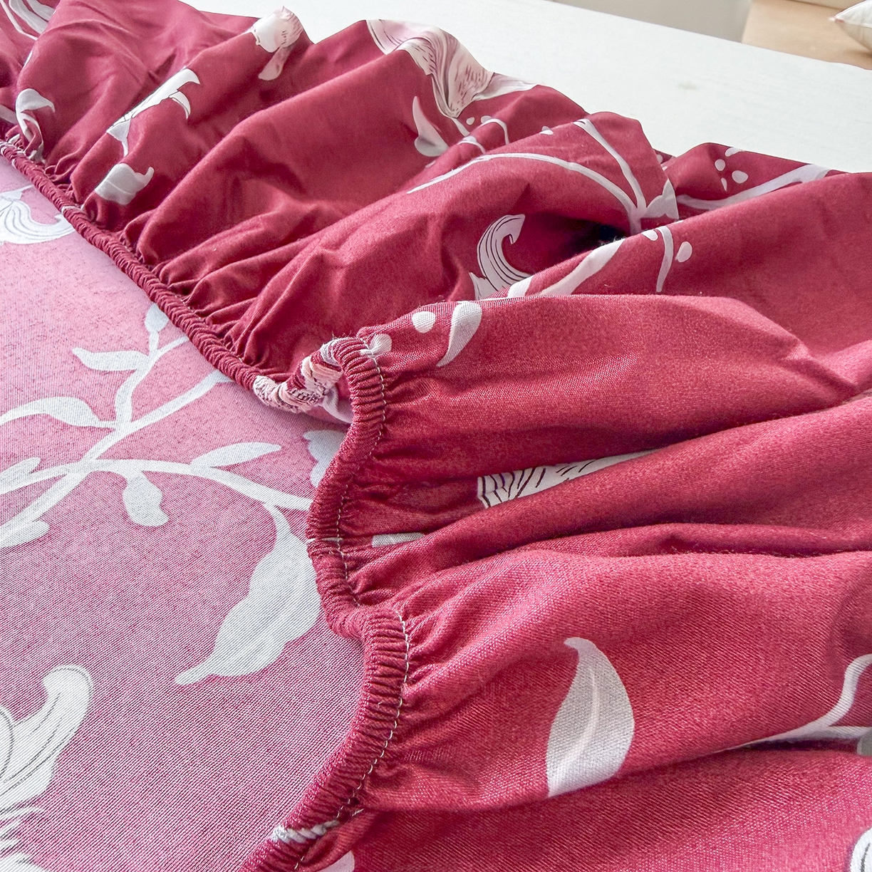 91家纺网 家纺一手货源 找家纺 梵巢家纺 芦荟棉床笠单床笠，外贸跨境单床笠磨毛床笠印花床笠床笠三件套 酒红玉枝