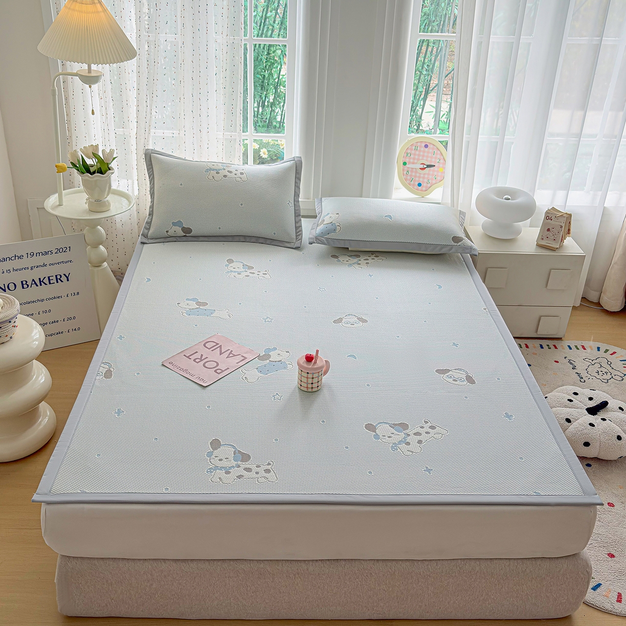 91家纺网 家纺一手货源 找家纺 小萌虎 2026新款乙纶PE提花冰豆豆凉席卡通床席款 腊肠狗-蓝