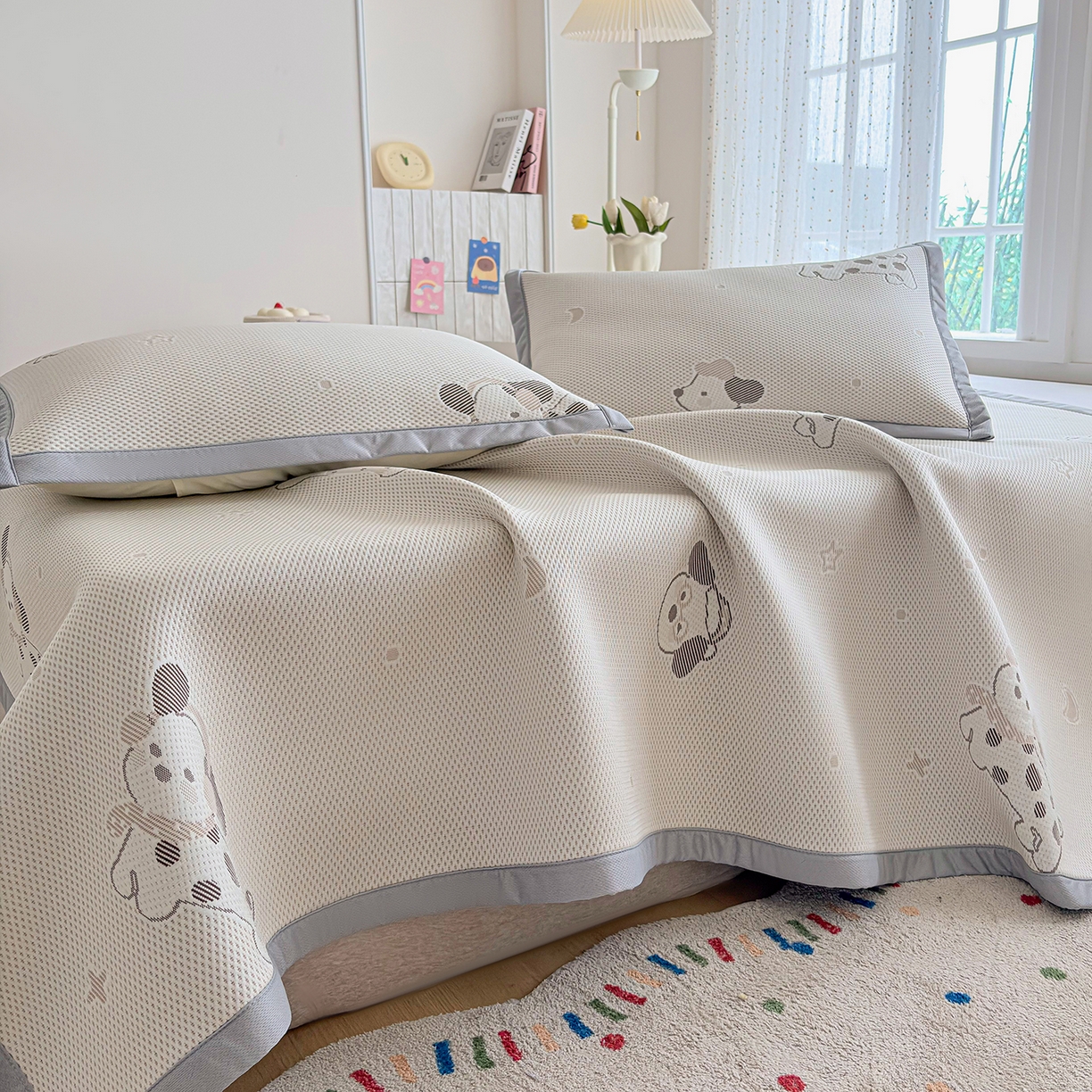 91家纺网 家纺一手货源 找家纺 小萌虎 2026新款乙纶PE提花冰豆豆凉席卡通床席款 腊肠狗-咖