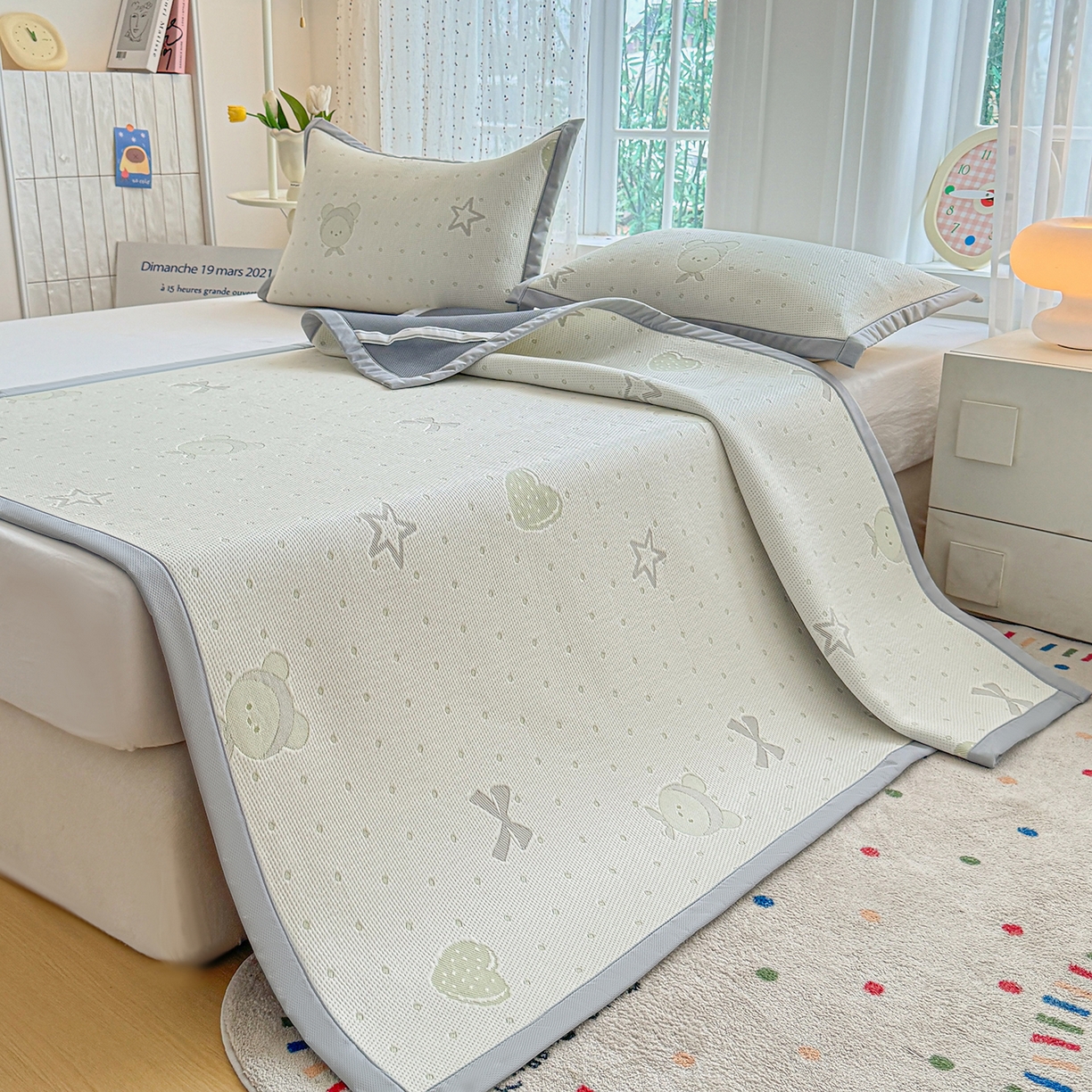 91家纺网 家纺一手货源 找家纺 小萌虎 2026新款乙纶PE提花冰豆豆凉席卡通床席款 小美熊