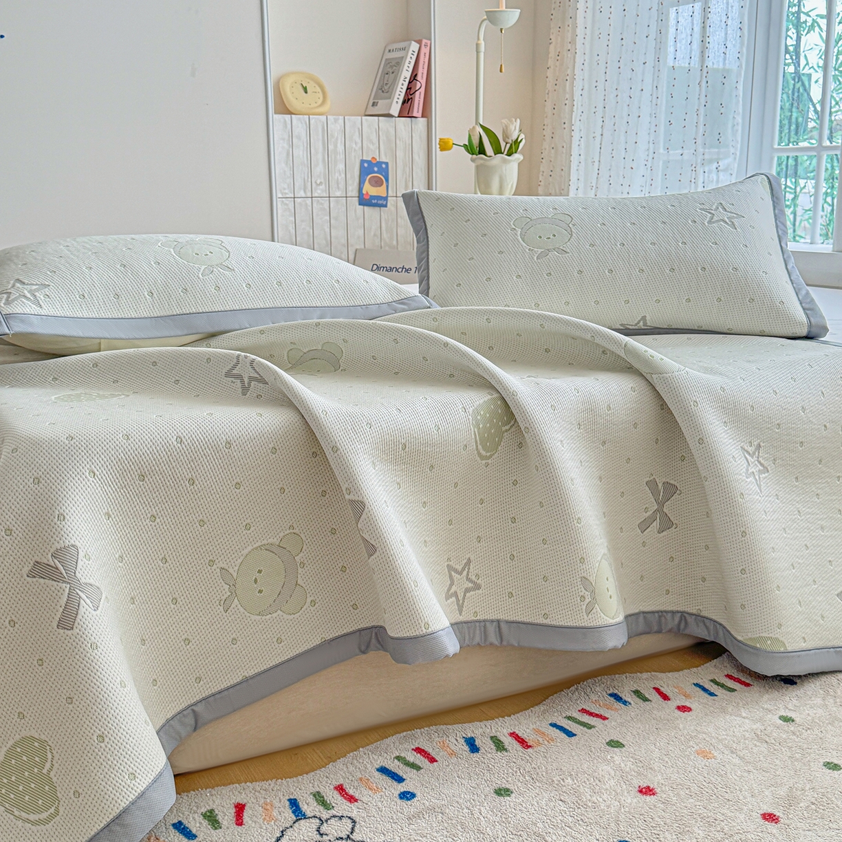 91家纺网 家纺一手货源 找家纺 小萌虎 2026新款乙纶PE提花冰豆豆凉席卡通床席款 小美熊