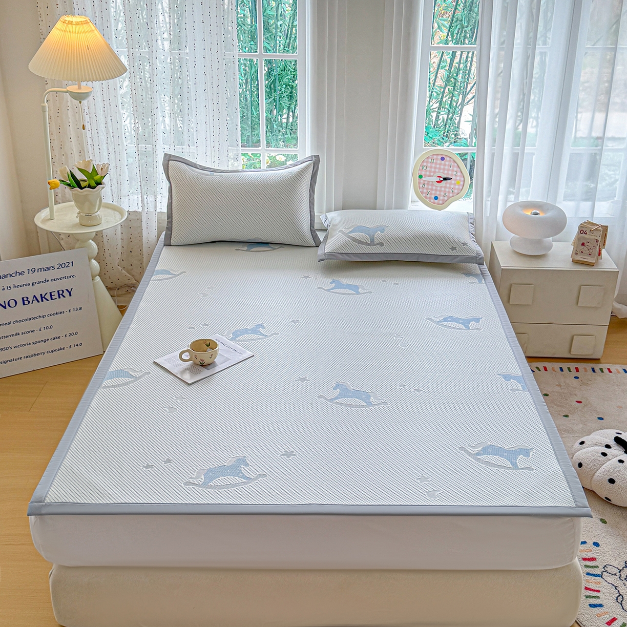 91家纺网 家纺一手货源 找家纺 小萌虎 2026新款乙纶PE提花冰豆豆凉席卡通床席款 摇摇马-蓝