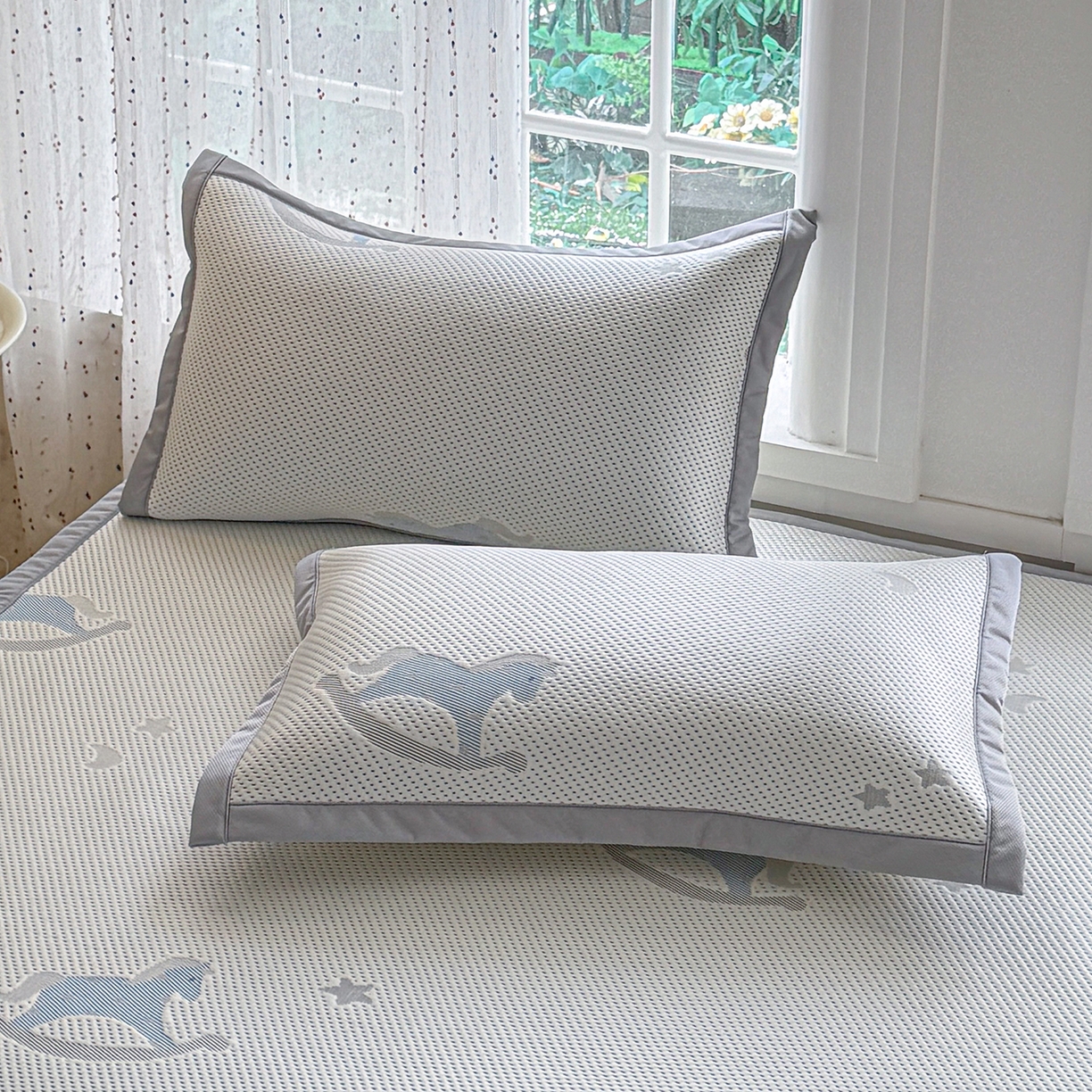 91家纺网 家纺一手货源 找家纺 小萌虎 2026新款乙纶PE提花冰豆豆凉席卡通床席款 摇摇马-蓝