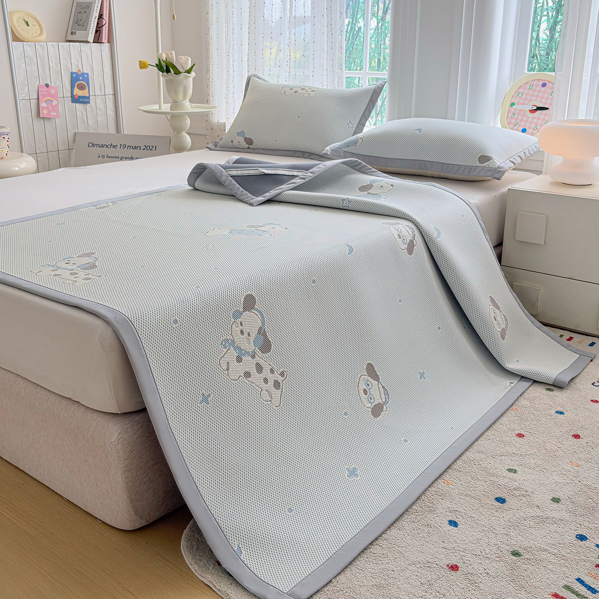 91家纺网 家纺一手货源 找家纺 小萌虎 2026新款乙纶PE提花冰豆豆凉席卡通床席款 腊肠狗-蓝