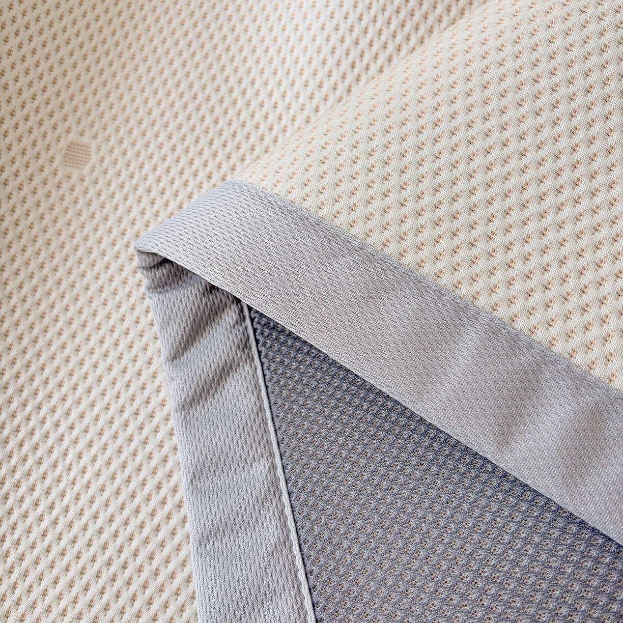 91家纺网 家纺一手货源 找家纺 小萌虎 2026新款乙纶PE提花冰豆豆凉席卡通床席款 腊肠狗-咖