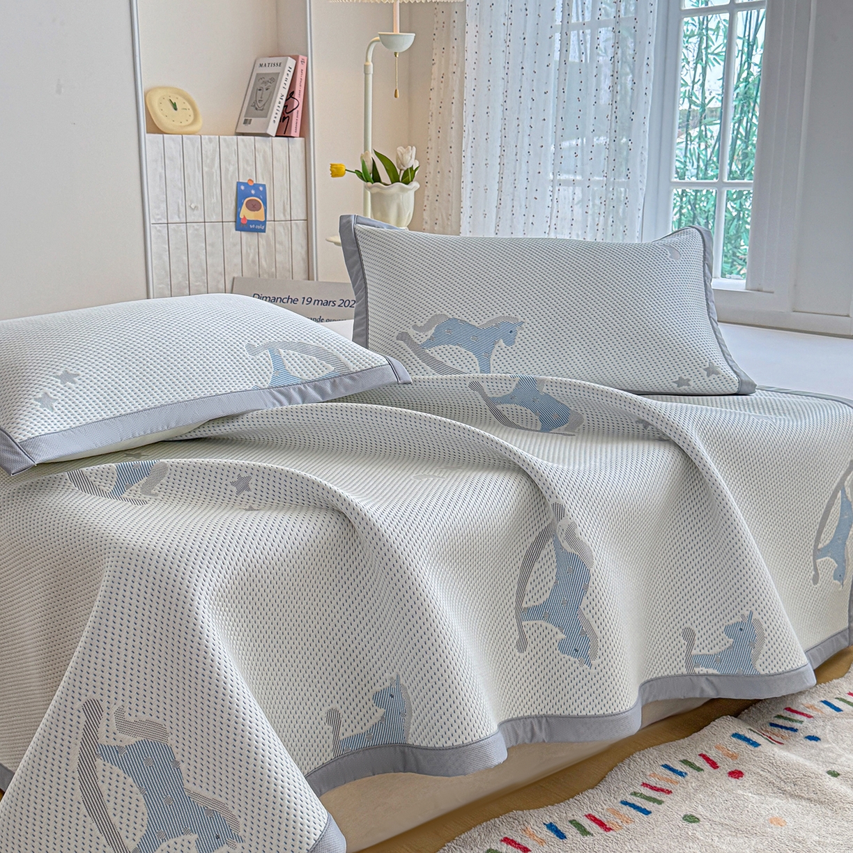 91家纺网 家纺一手货源 找家纺 小萌虎 2026新款乙纶PE提花冰豆豆凉席卡通床席款 摇摇马-蓝