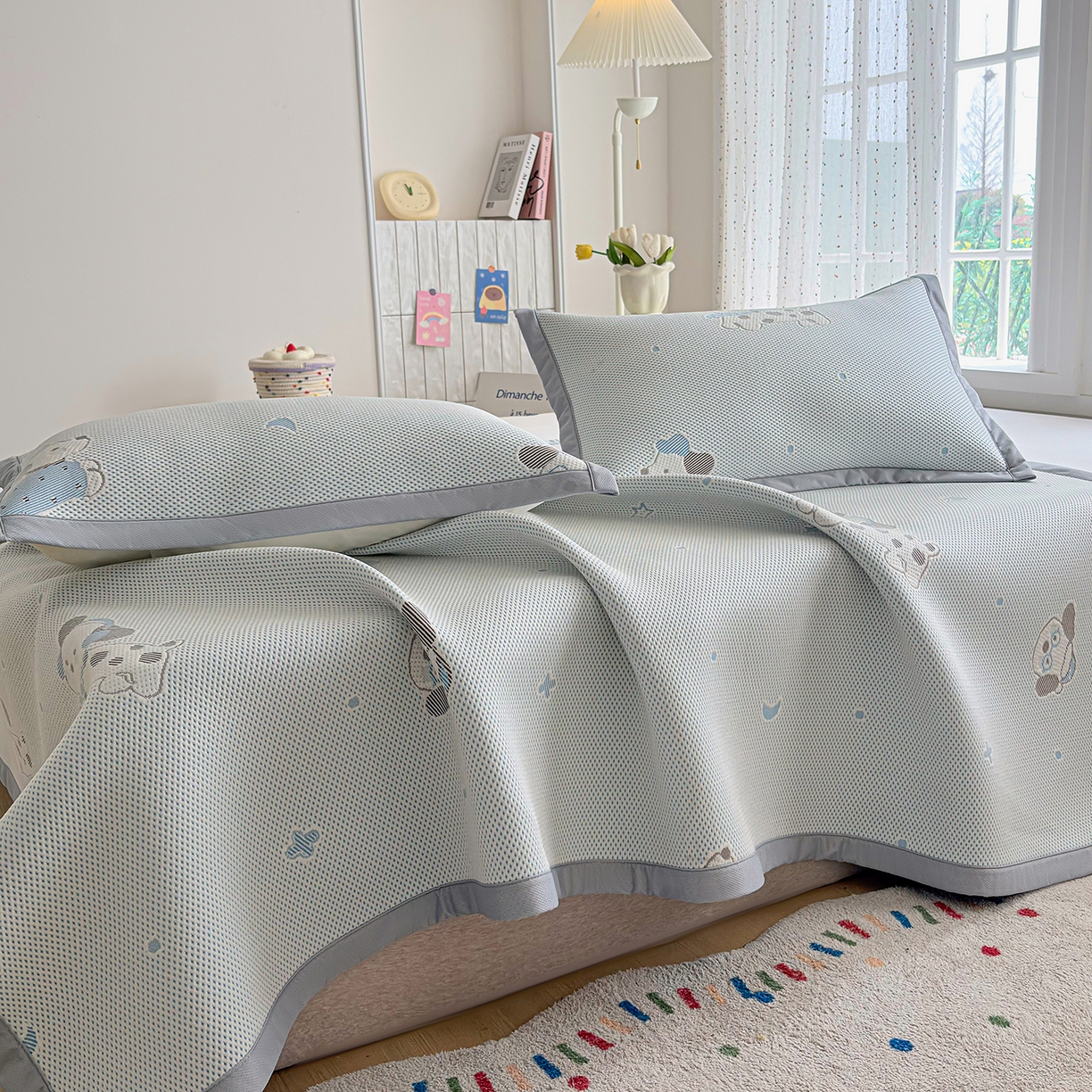 91家纺网 家纺一手货源 找家纺 小萌虎 2026新款乙纶PE提花冰豆豆凉席卡通床席款 腊肠狗-蓝