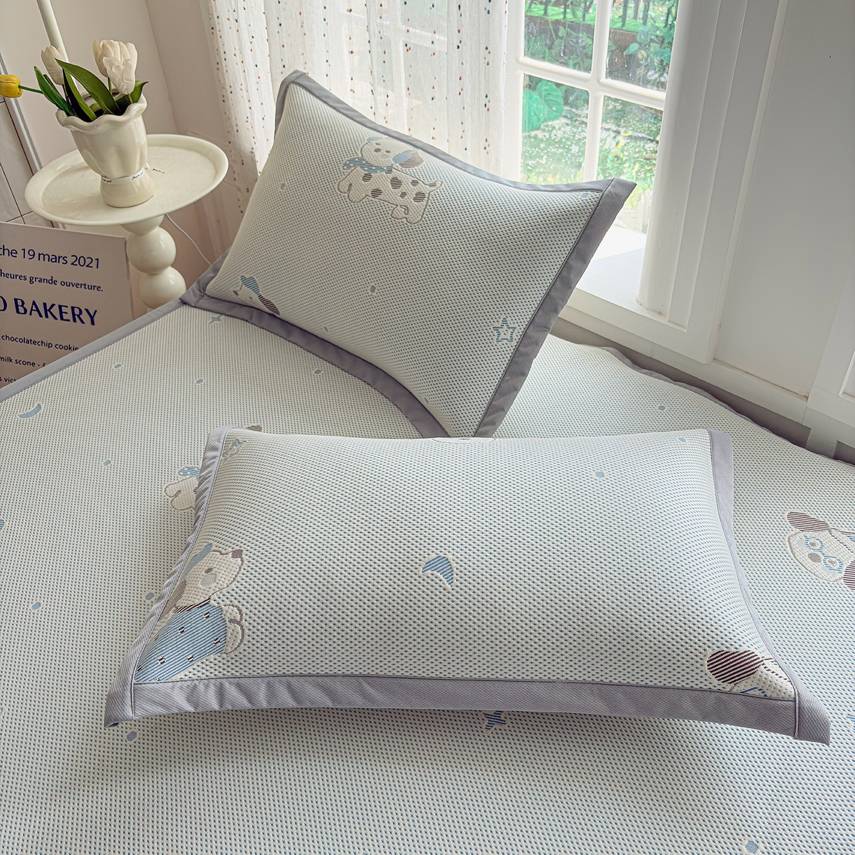 91家纺网 家纺一手货源 找家纺 小萌虎 2026新款乙纶PE提花冰豆豆凉席卡通床席款 腊肠狗-蓝