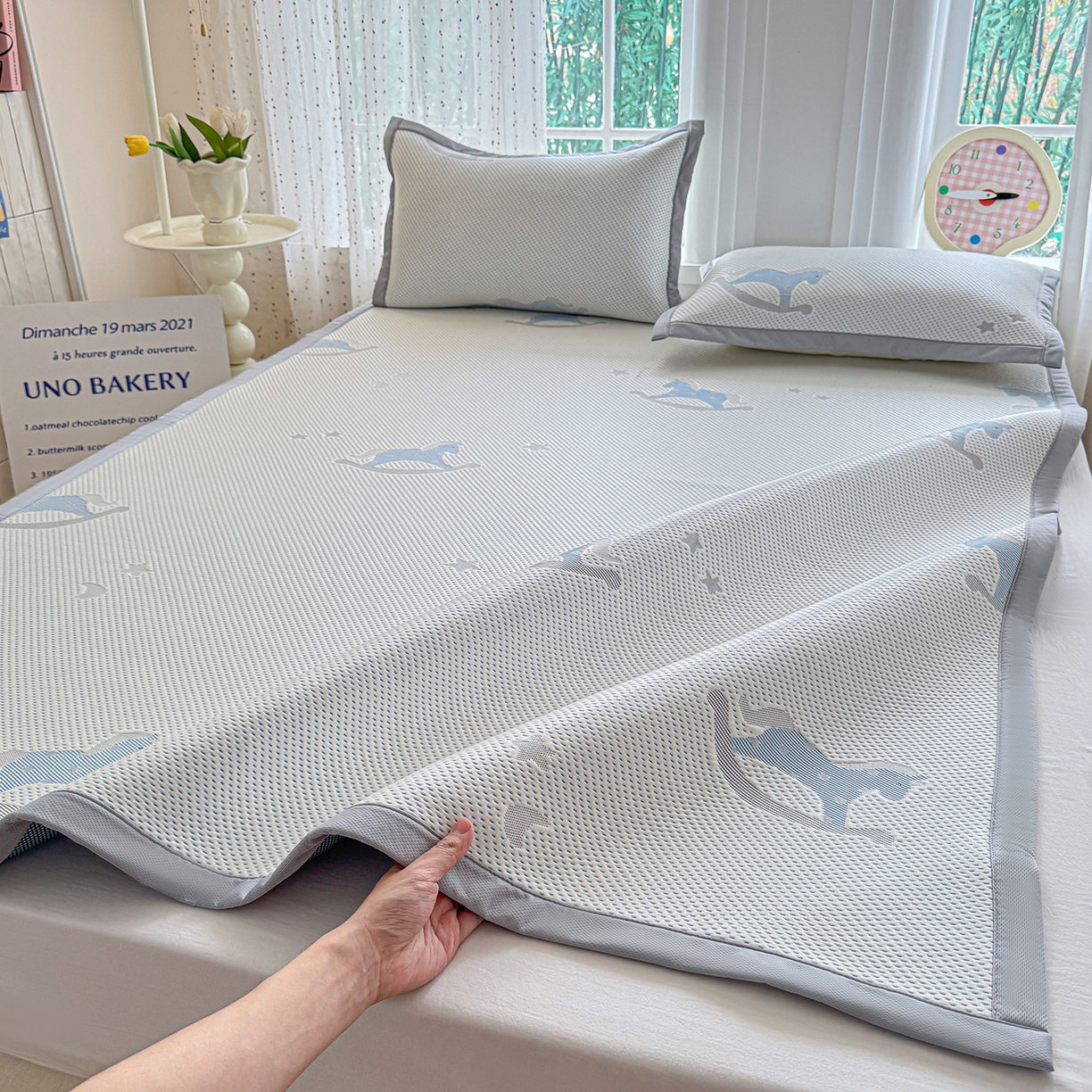 91家纺网 家纺一手货源 找家纺 小萌虎 2026新款乙纶PE提花冰豆豆凉席卡通床席款 摇摇马-蓝