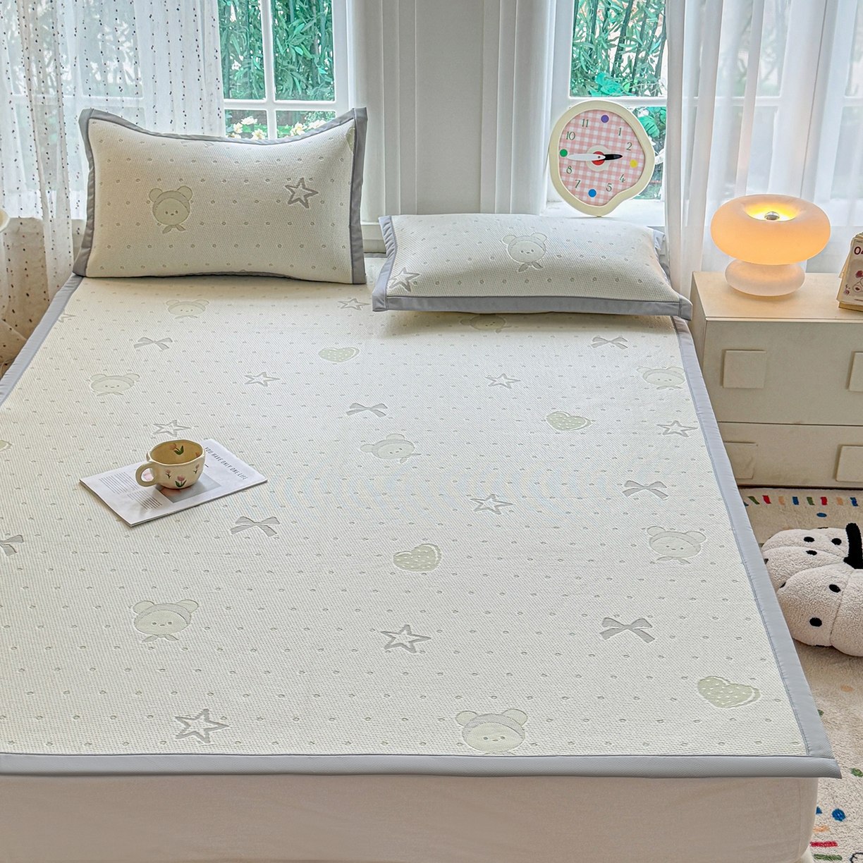 91家纺网 家纺一手货源 找家纺 小萌虎 2026新款乙纶PE提花冰豆豆凉席卡通床席款 小美熊