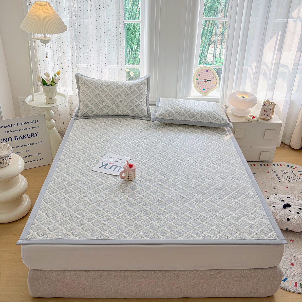 91家纺网 家纺一手货源 找家纺 小萌虎 2026新款乙纶PE提花冰豆豆凉席卡通床席款 灰格