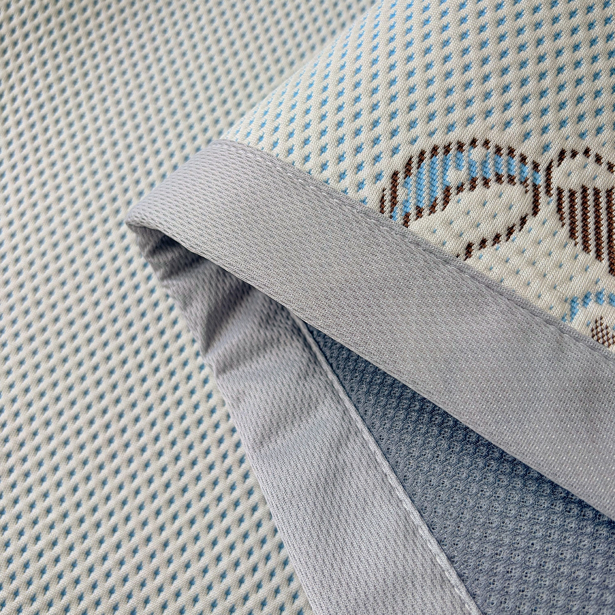 91家纺网 家纺一手货源 找家纺 小萌虎 2026新款乙纶PE提花冰豆豆凉席卡通床席款 腊肠狗-蓝