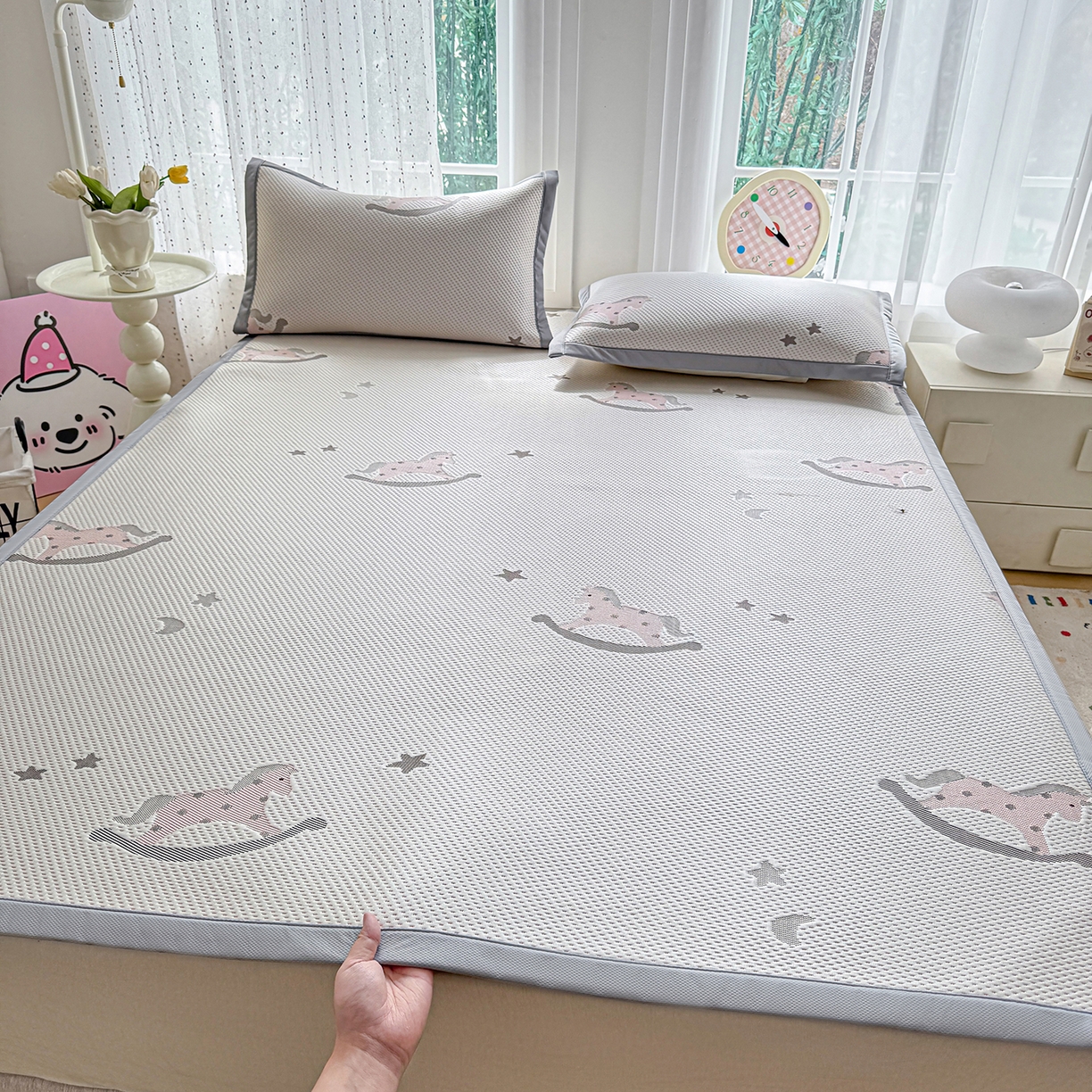 小萌虎 2026新款乙纶PE提花冰豆豆凉席卡通床席款 摇摇马-粉