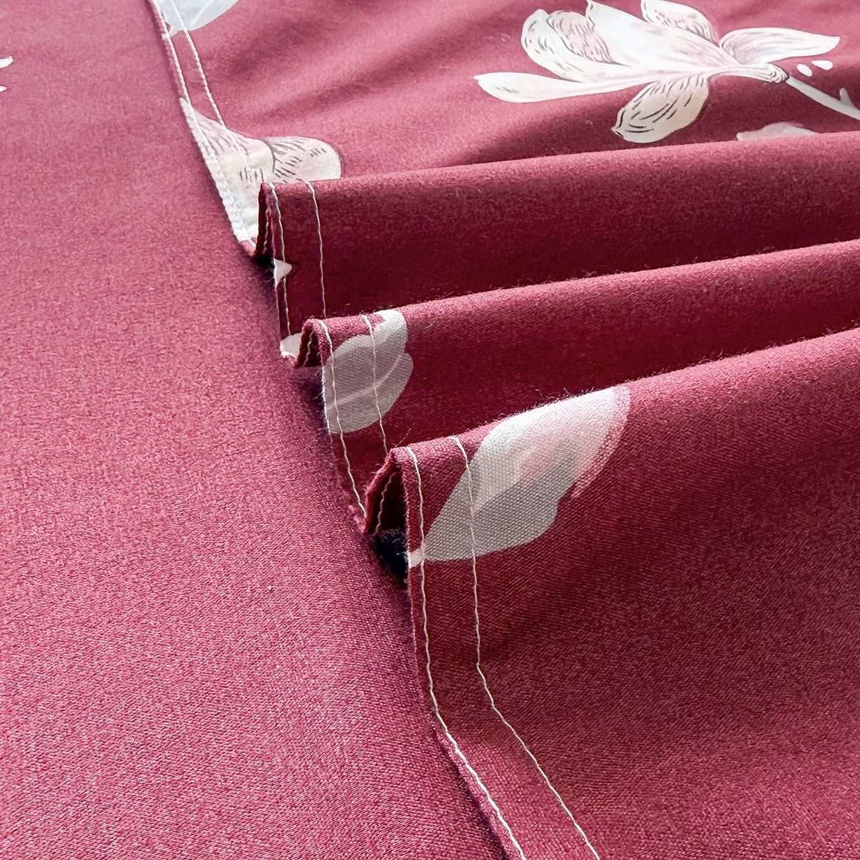 91家纺网 家纺一手货源 找家纺 梵巢家纺 芦荟棉三四件套，床单，被套，枕套化纤四件套 酒红玉枝