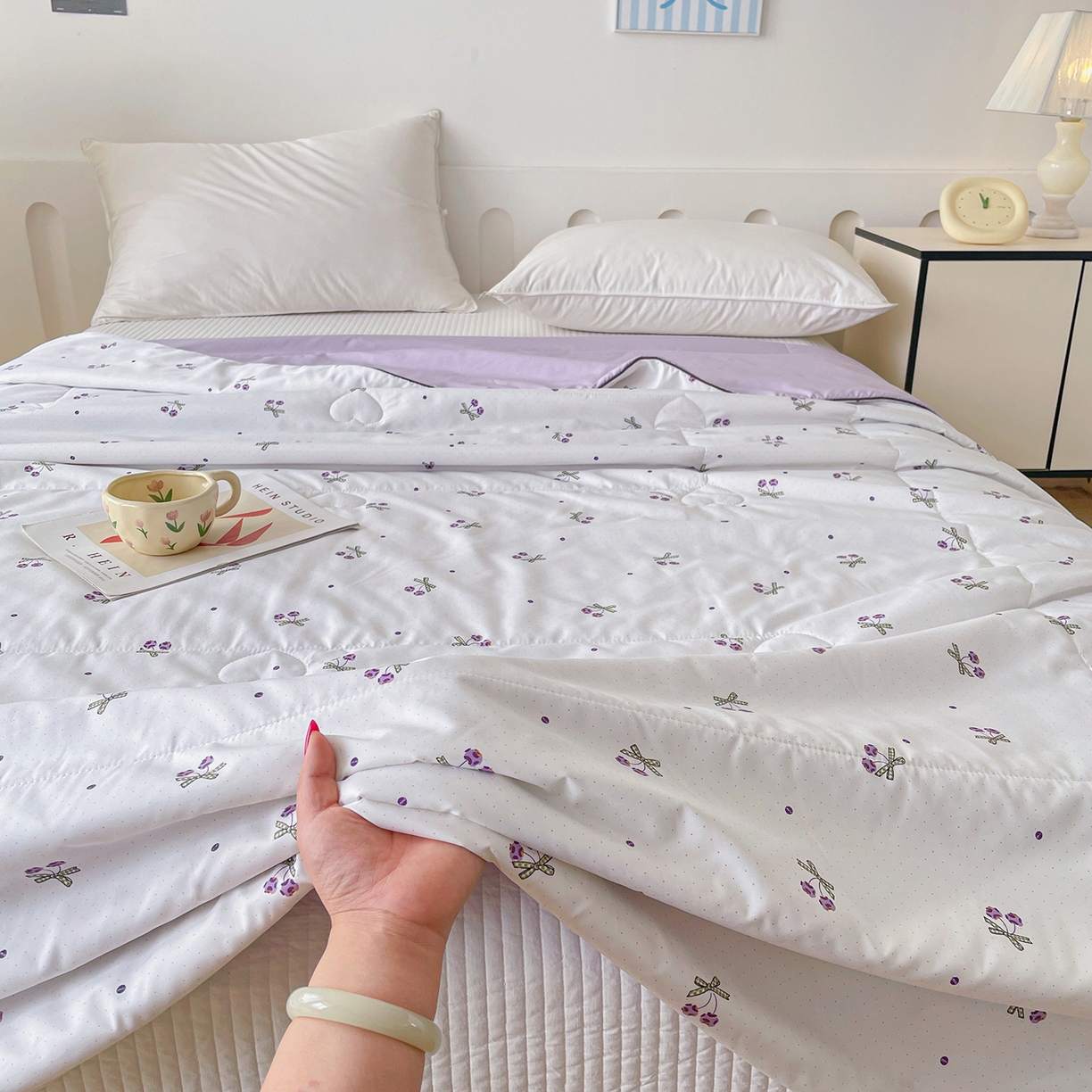 91家纺网 家纺一手货源 找家纺 宜梦家居 2026新款A类凉感天丝夏被夏凉被空调被 雾紫樱桃