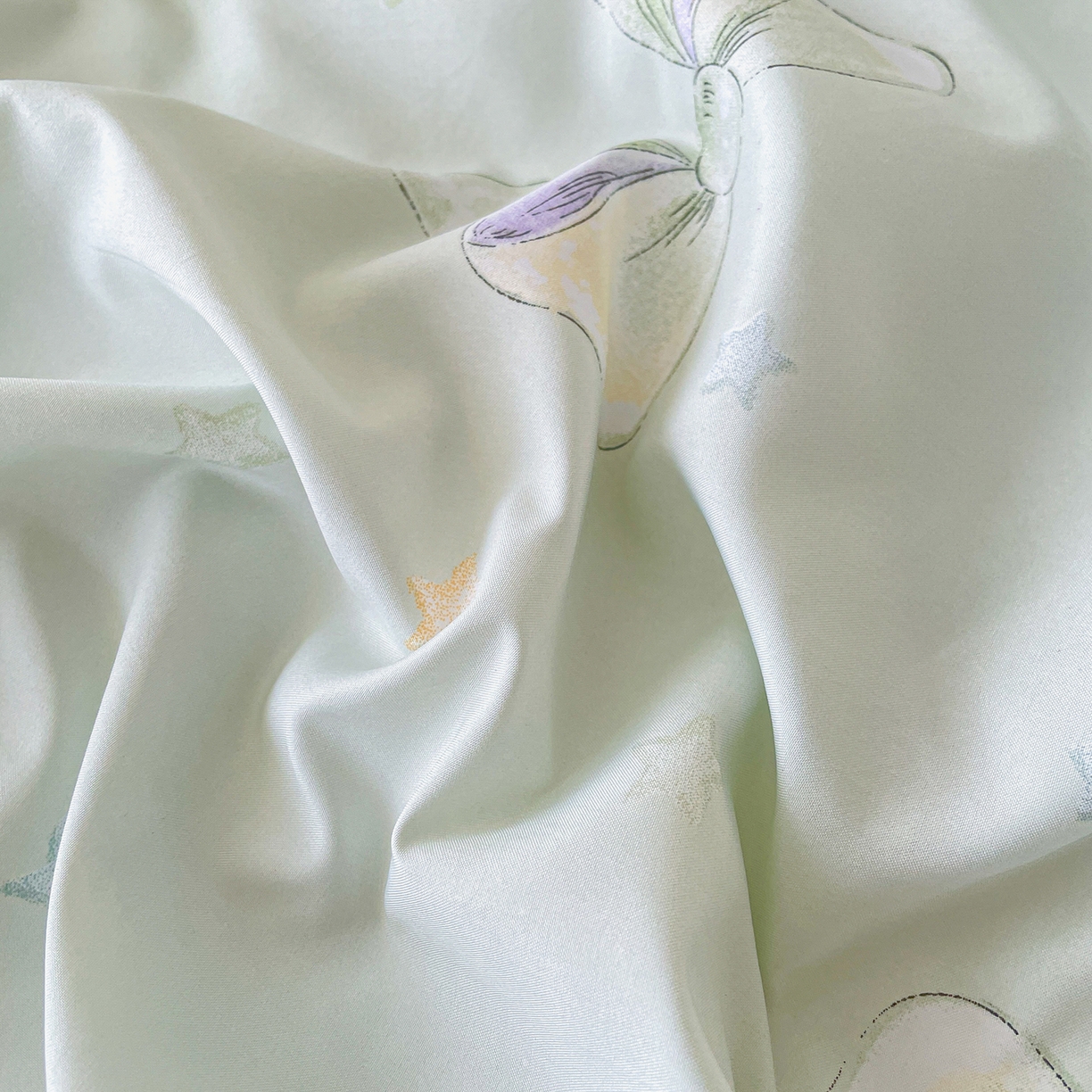 91家纺网 家纺一手货源 找家纺 宜梦家居 2026新款A类凉感天丝夏被夏凉被空调被 青柠蝴蝶结