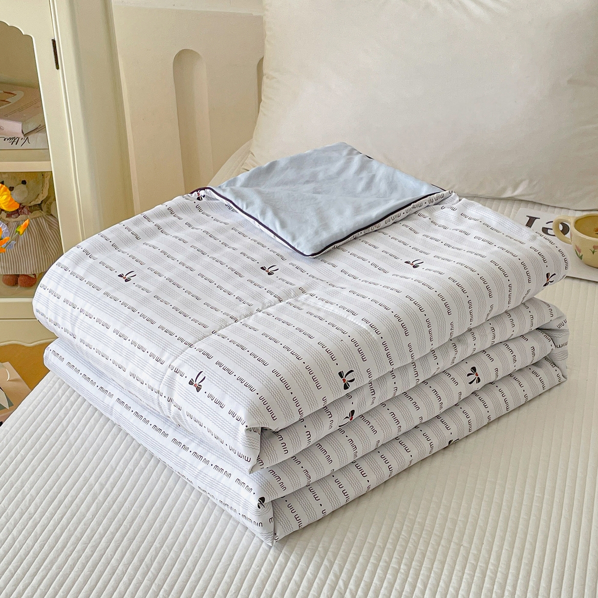 91家纺网 家纺一手货源 找家纺 宜梦家居 2026新款A类凉感天丝夏被夏凉被空调被 奶白蝴蝶结