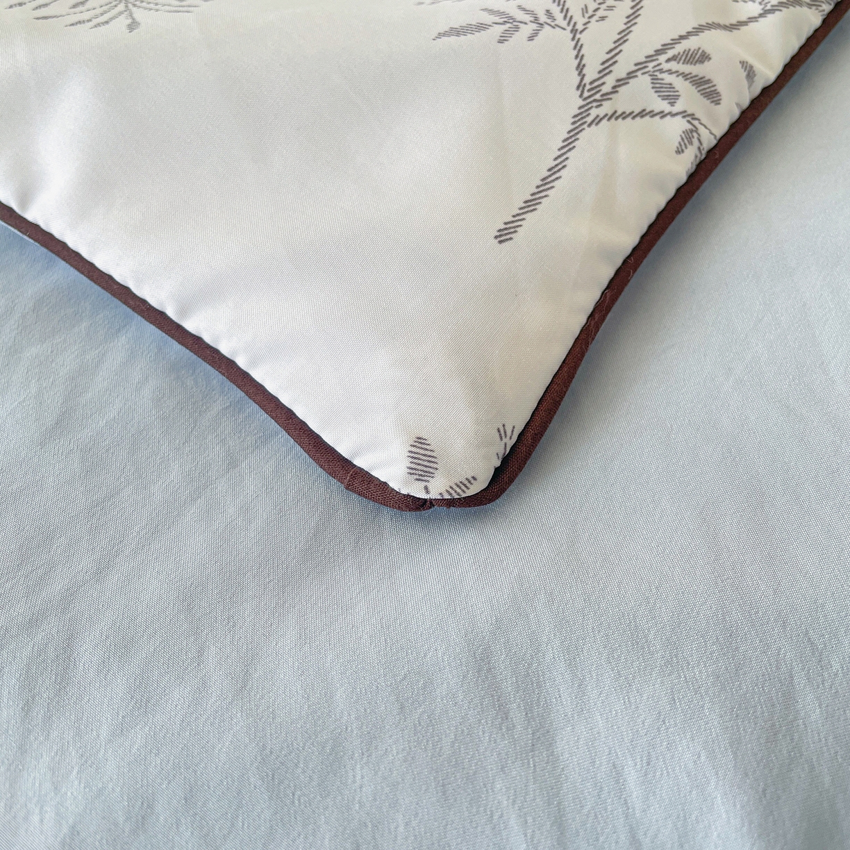 91家纺网 家纺一手货源 找家纺 宜梦家居 2026新款A类凉感天丝夏被夏凉被空调被 林间碎叶