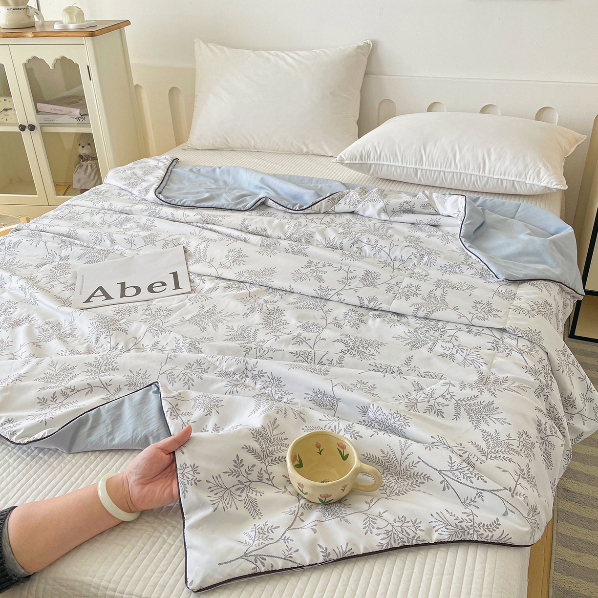 91家纺网 家纺一手货源 找家纺 宜梦家居 2026新款A类凉感天丝夏被夏凉被空调被 林间碎叶