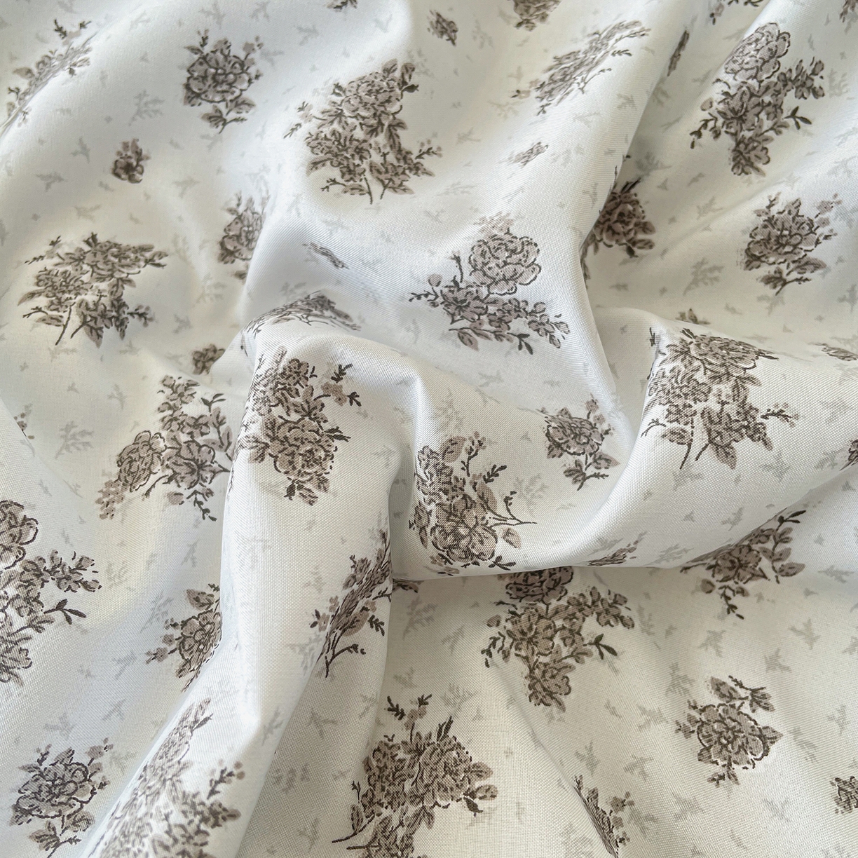 91家纺网 家纺一手货源 找家纺 宜梦家居 2026新款A类凉感天丝夏被夏凉被空调被 极简碎菊