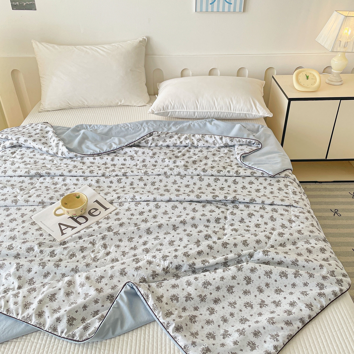 91家纺网 家纺一手货源 找家纺 宜梦家居 2026新款A类凉感天丝夏被夏凉被空调被 极简碎菊