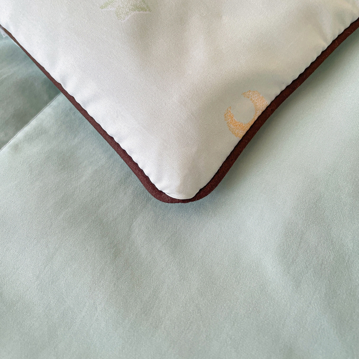 91家纺网 家纺一手货源 找家纺 宜梦家居 2026新款A类凉感天丝夏被夏凉被空调被 青柠蝴蝶结