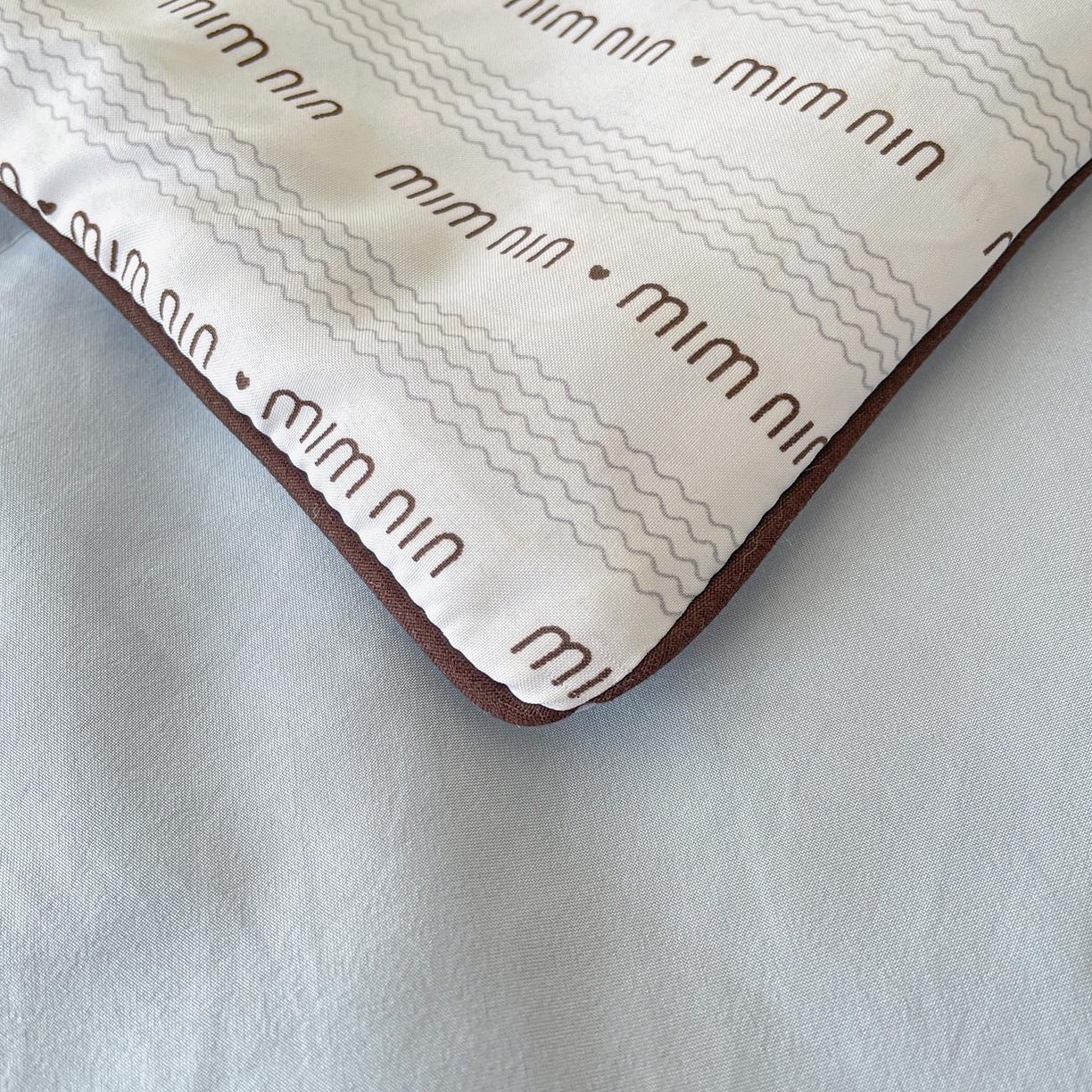 91家纺网 家纺一手货源 找家纺 宜梦家居 2026新款A类凉感天丝夏被夏凉被空调被 奶白蝴蝶结