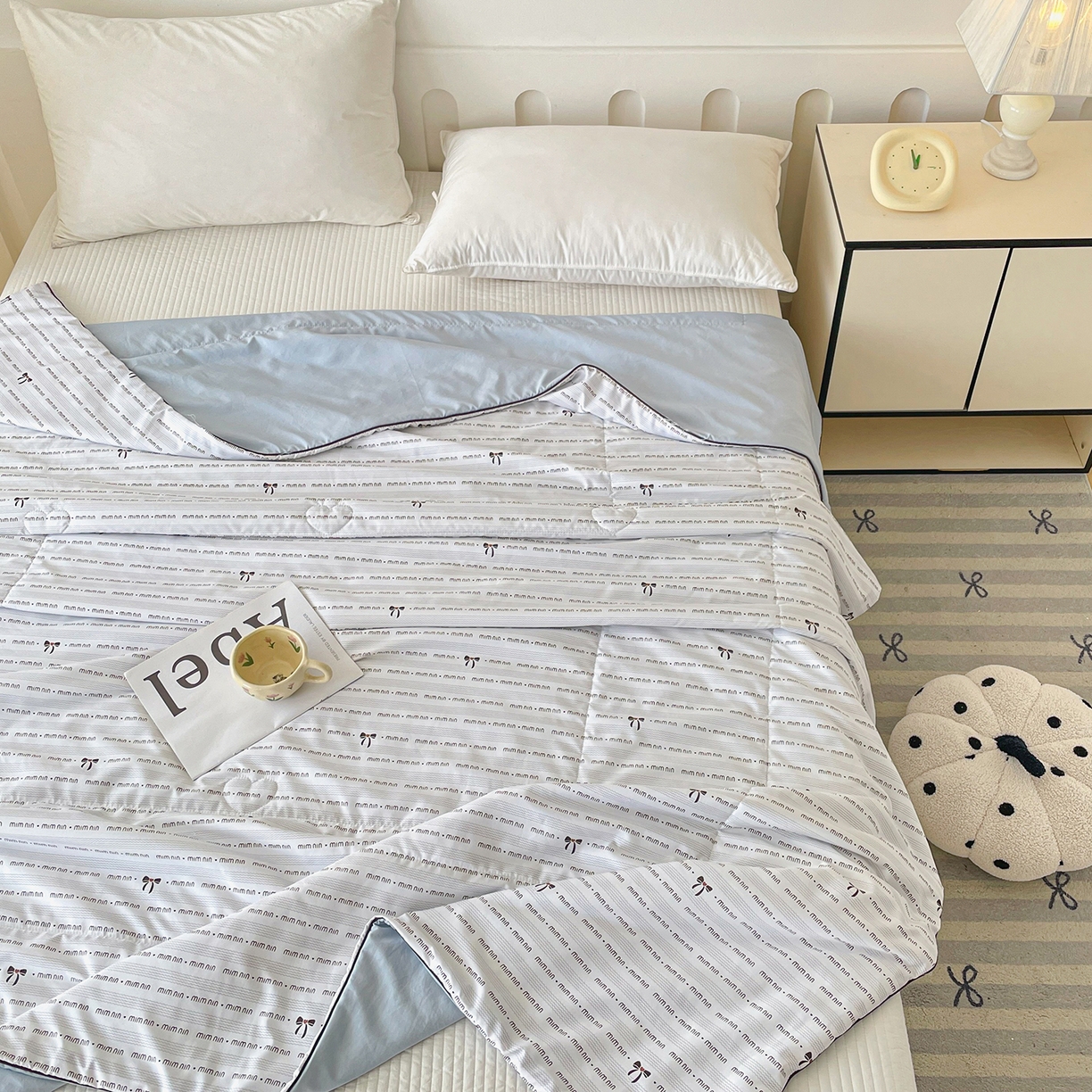 91家纺网 家纺一手货源 找家纺 宜梦家居 2026新款A类凉感天丝夏被夏凉被空调被 奶白蝴蝶结