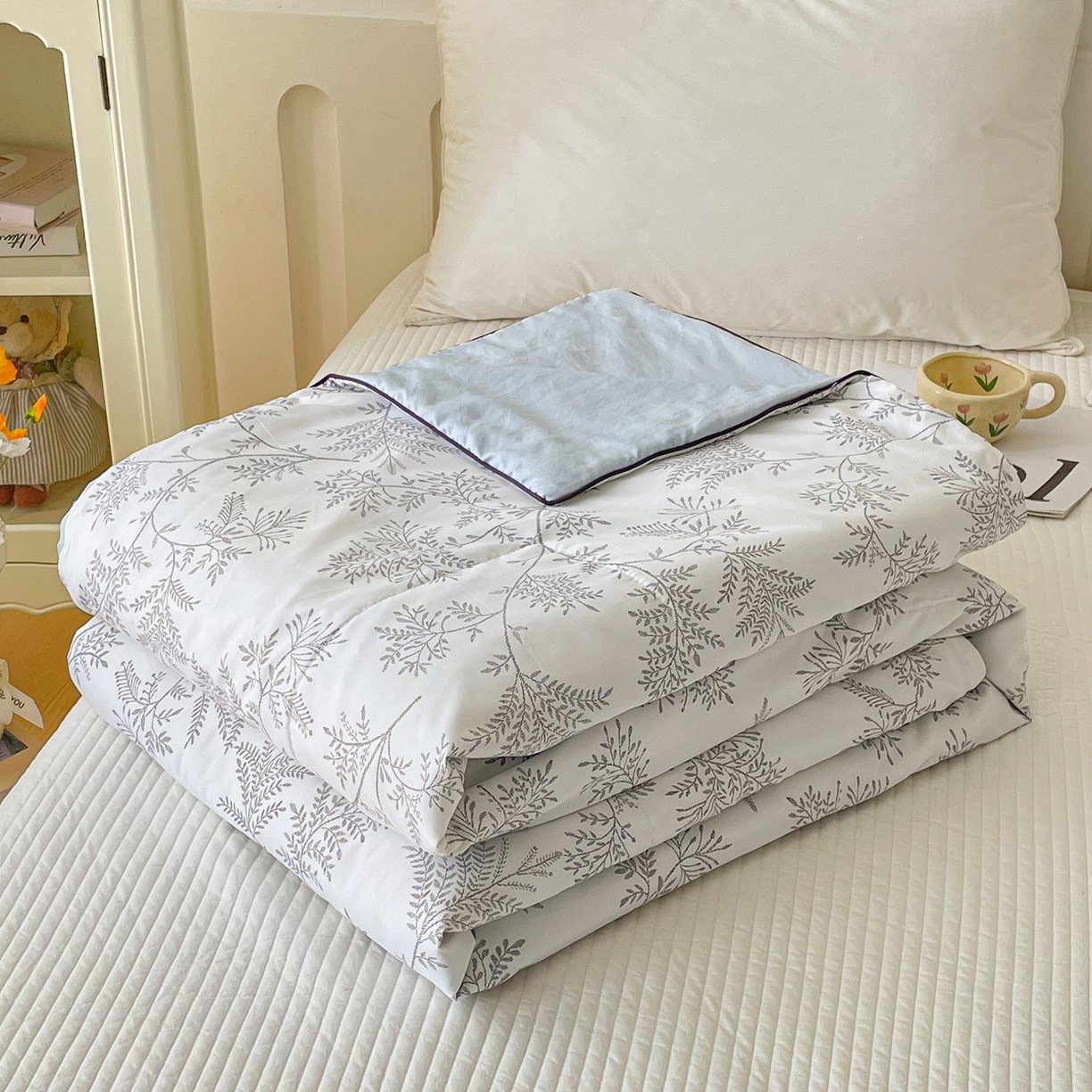 91家纺网 家纺一手货源 找家纺 宜梦家居 2026新款A类凉感天丝夏被夏凉被空调被 林间碎叶