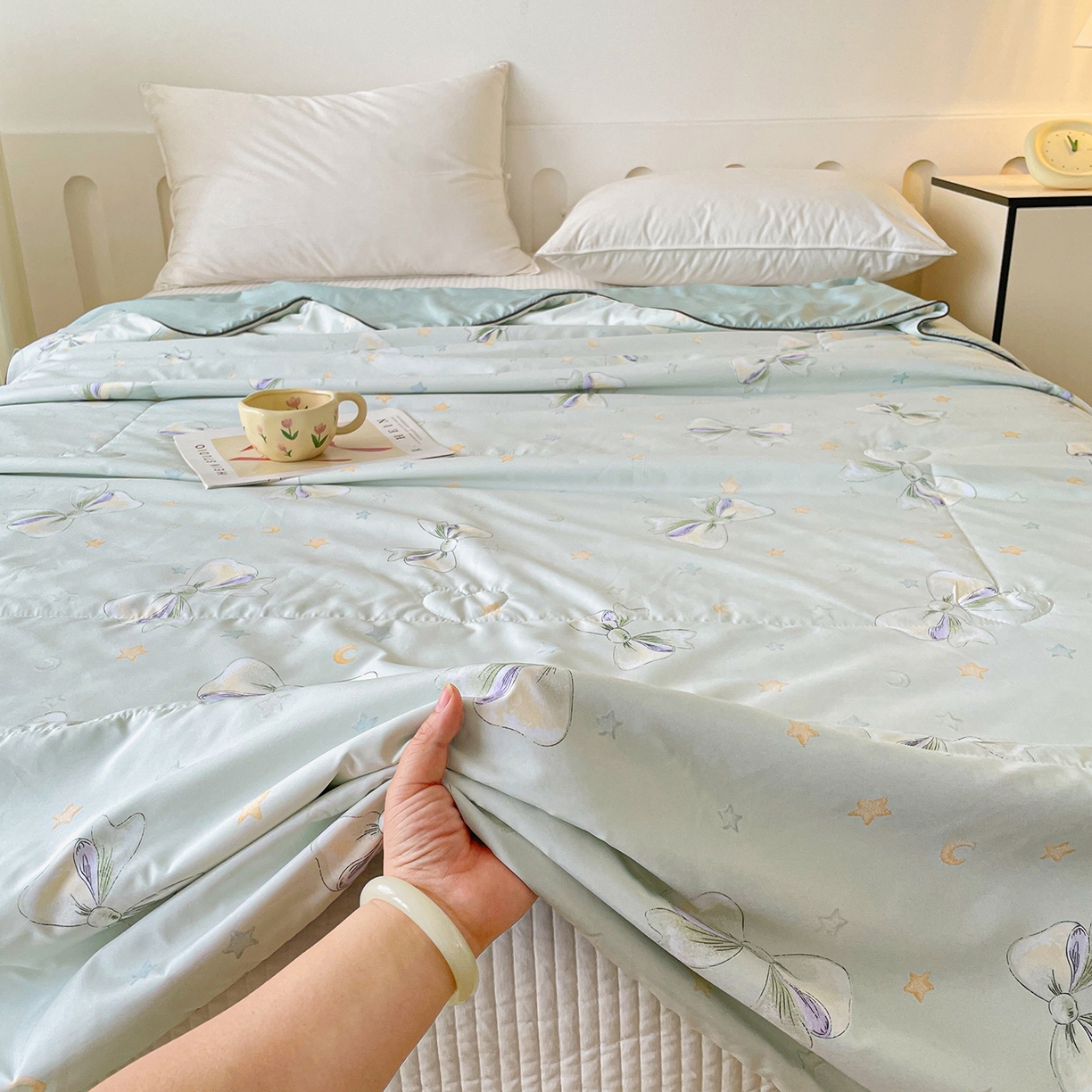 91家纺网 家纺一手货源 找家纺 宜梦家居 2026新款A类凉感天丝夏被夏凉被空调被 青柠蝴蝶结